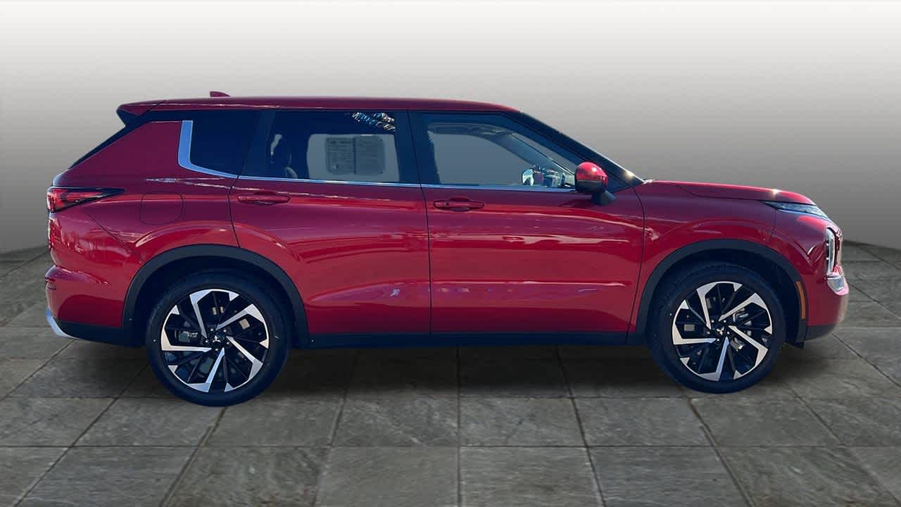 Thumbnail: 2024 Mitsubishi Outlander - 4