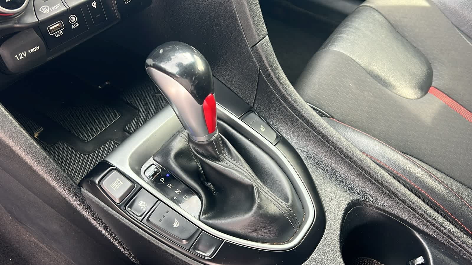 Thumbnail: 2020 Hyundai Veloster - 13