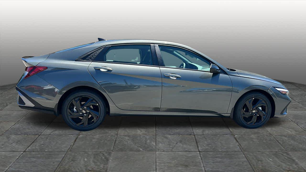 Thumbnail: 2026 Hyundai Elantra - 4