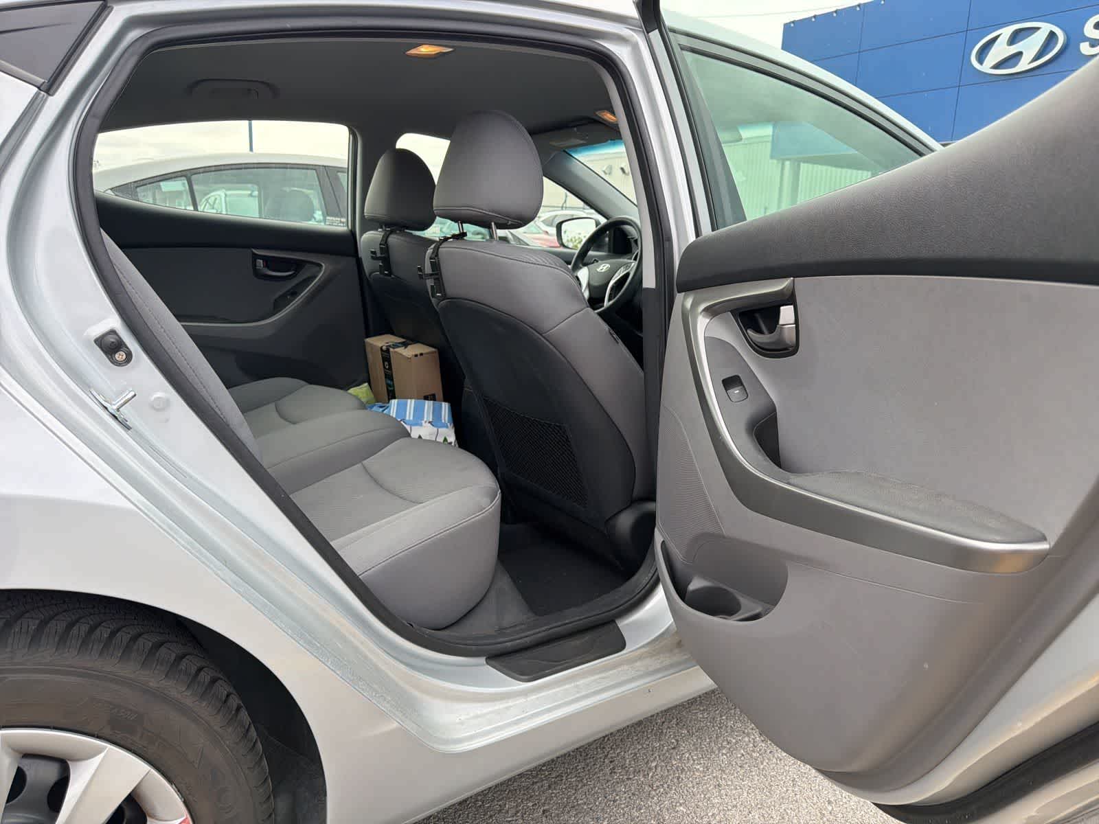 Thumbnail: 2011 Hyundai Elantra - 17