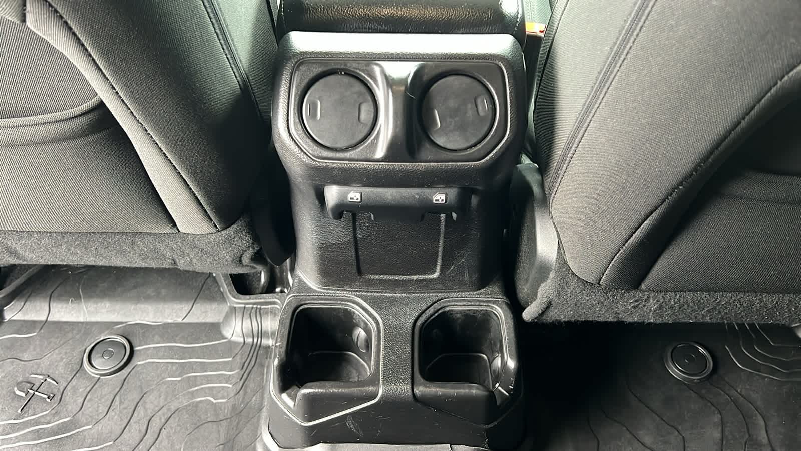 Thumbnail: 2019 Jeep Wrangler - 25