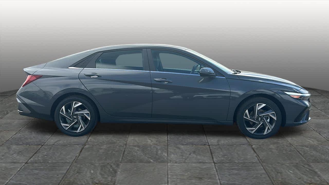 Thumbnail: 2026 Hyundai Elantra - 4