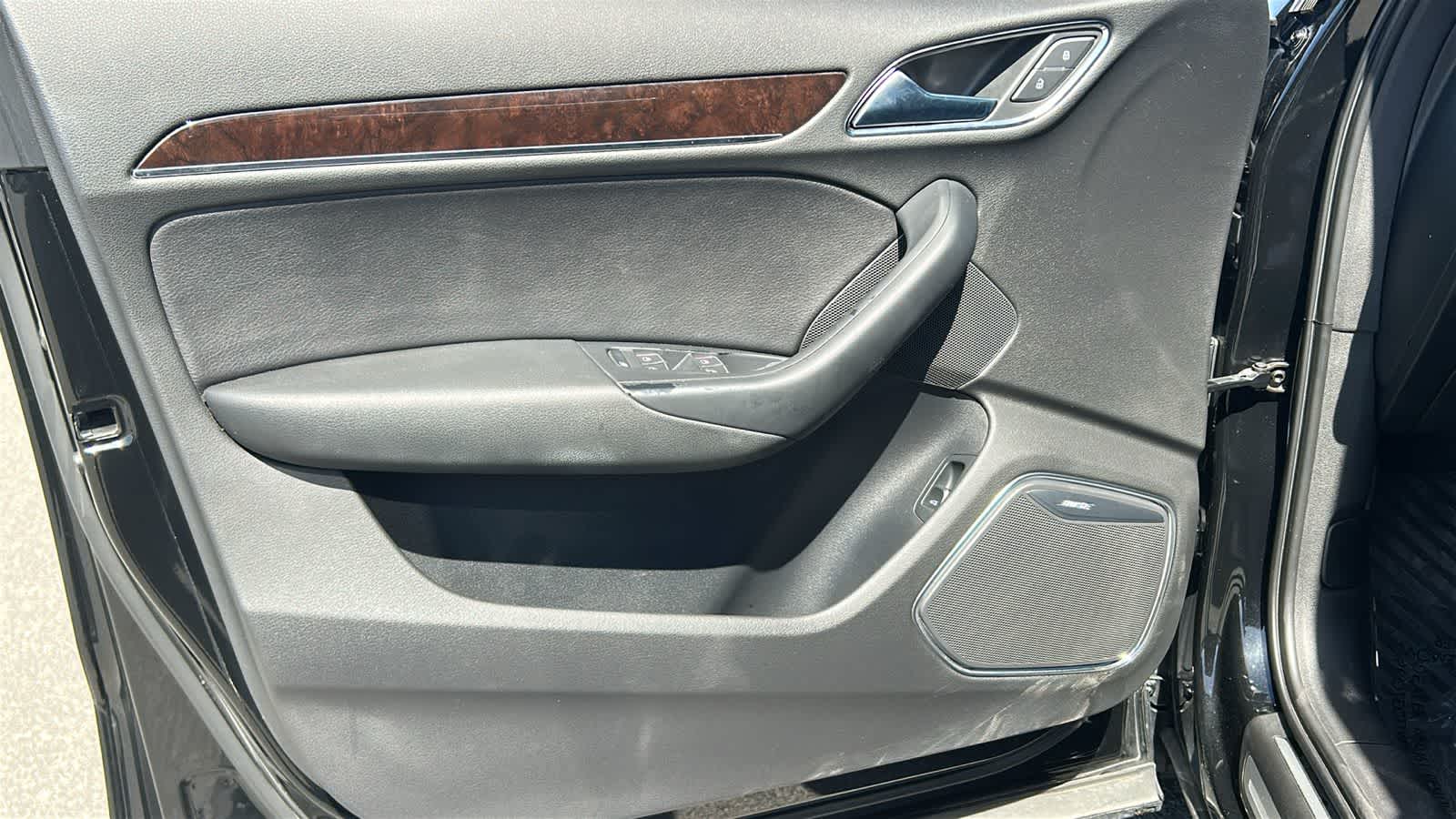 Thumbnail: 2016 Audi Q3 - 23