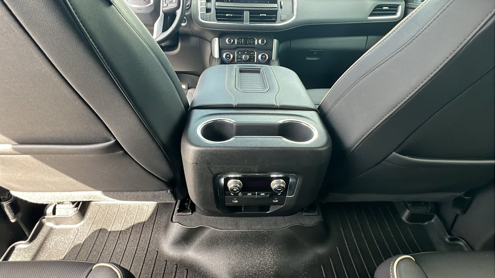 Thumbnail: 2023 GMC Yukon - 25