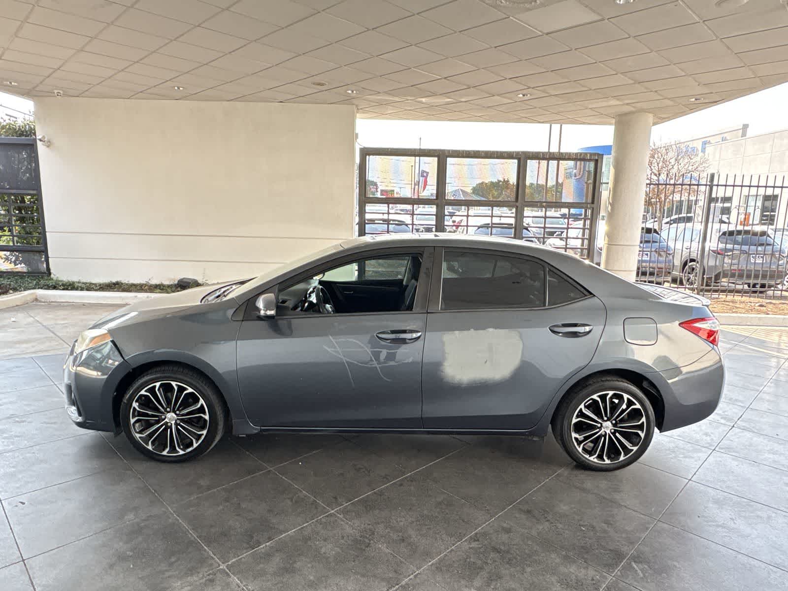 2015 Toyota Corolla Plus photo 3
