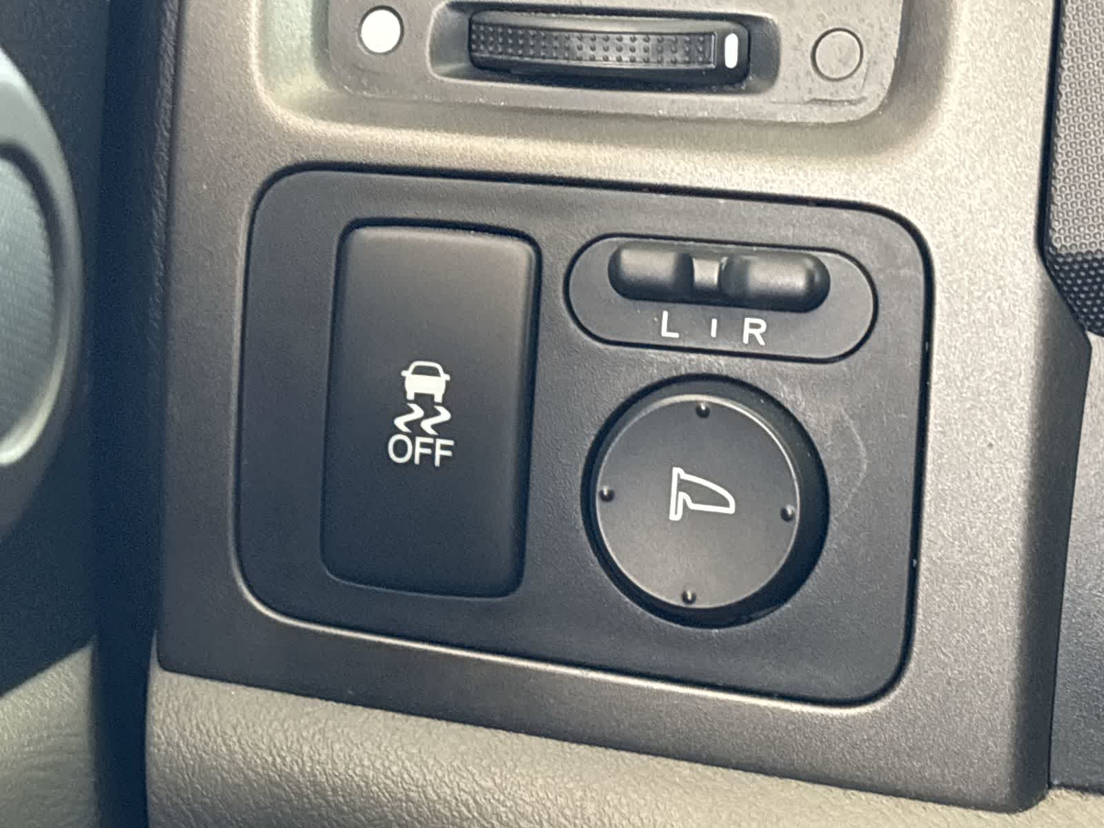 2011 Honda CR-V SE 38