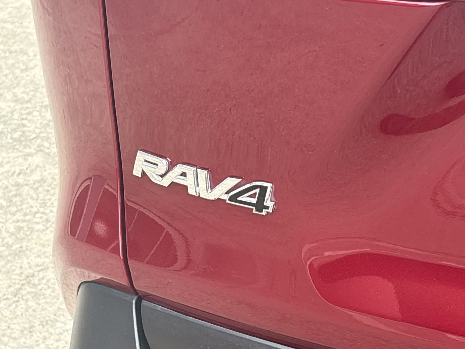 Thumbnail: 2019 Toyota RAV4 - 18