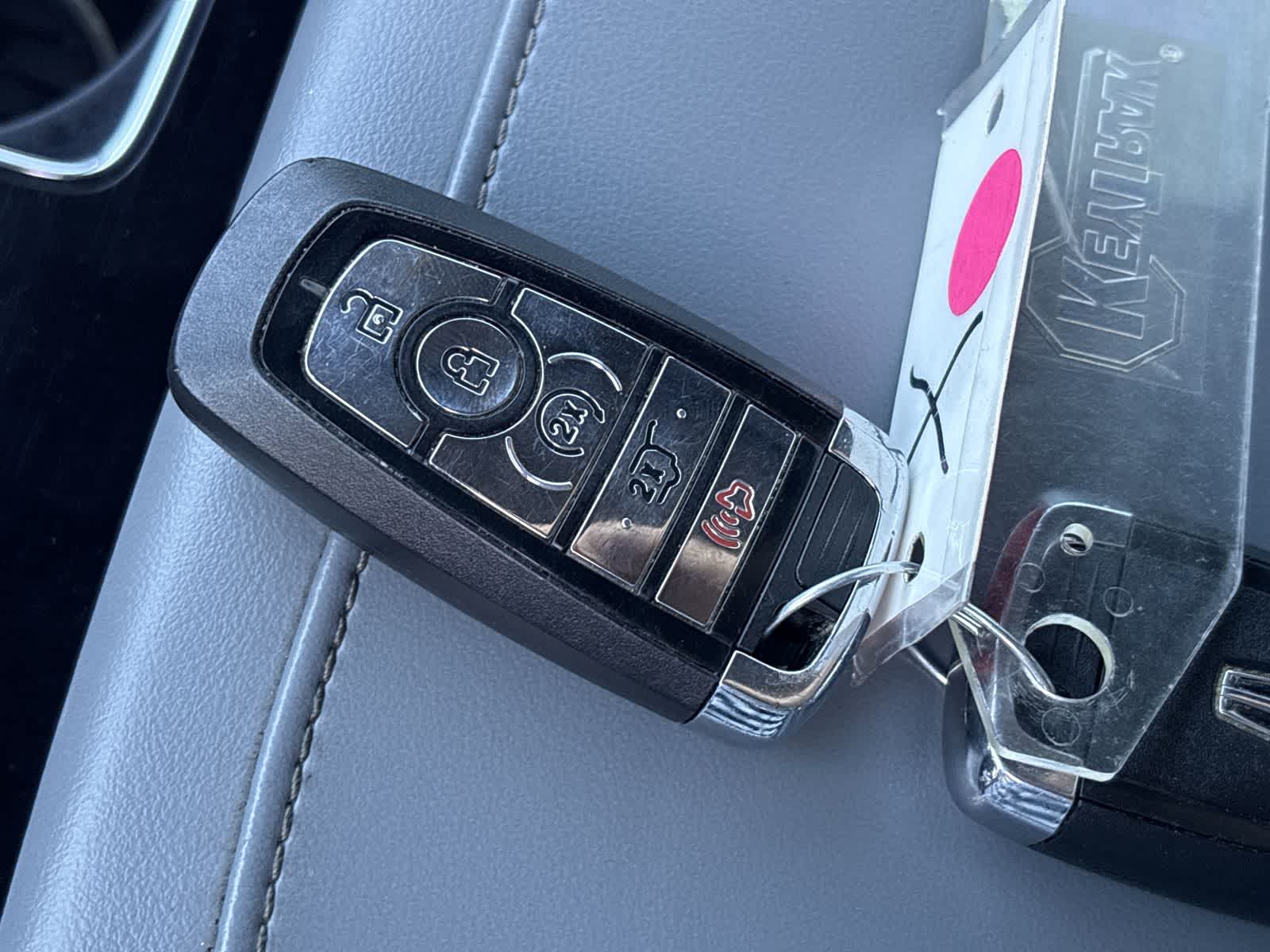 Thumbnail: 2020 Lincoln Aviator - 19