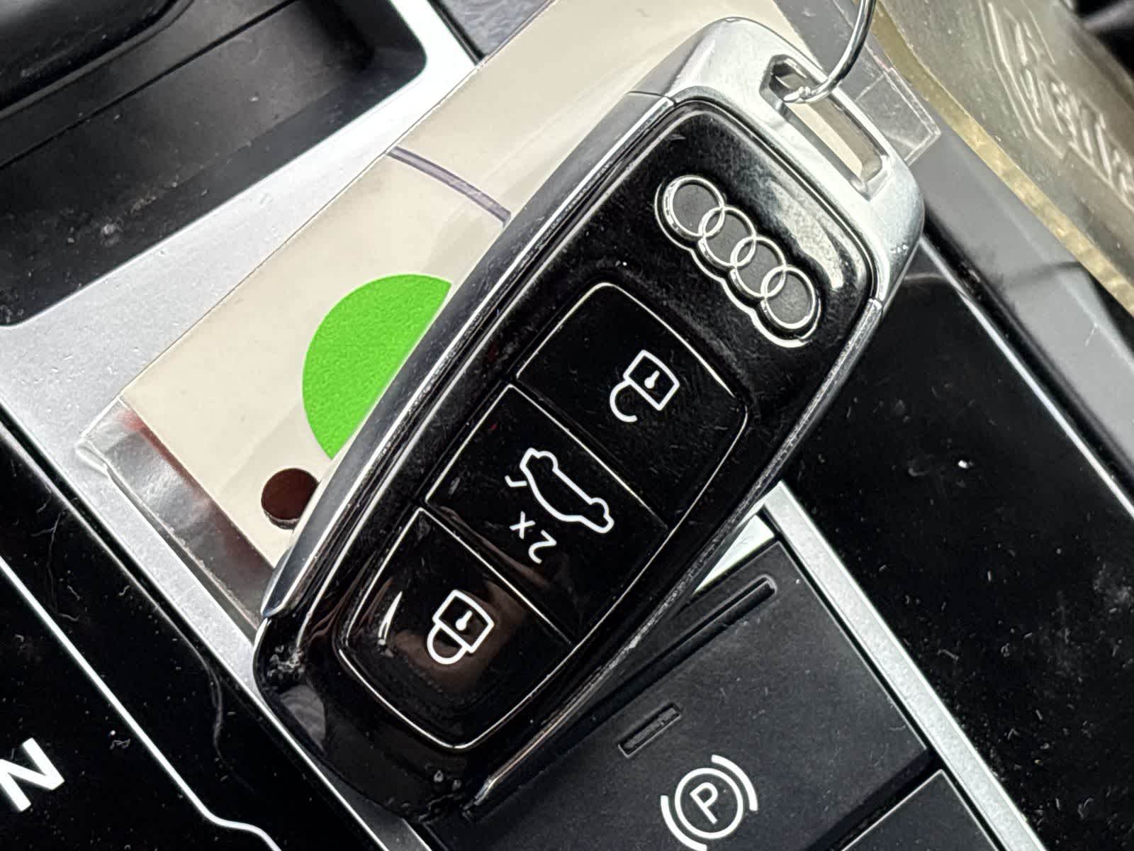 Thumbnail: 2020 Audi Q8 - 39