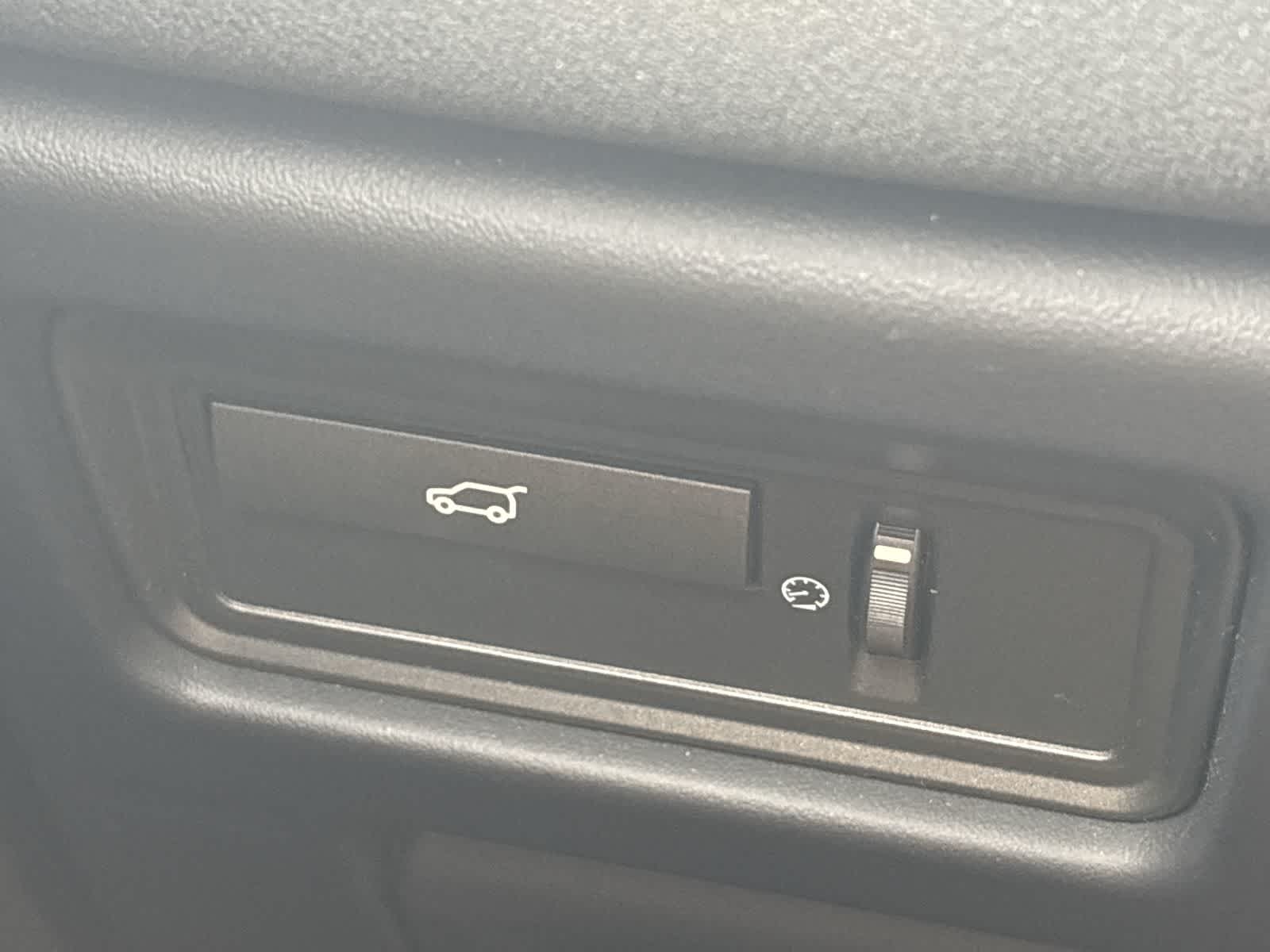 Thumbnail: 2014 Land Rover Range Rover Evoque - 23