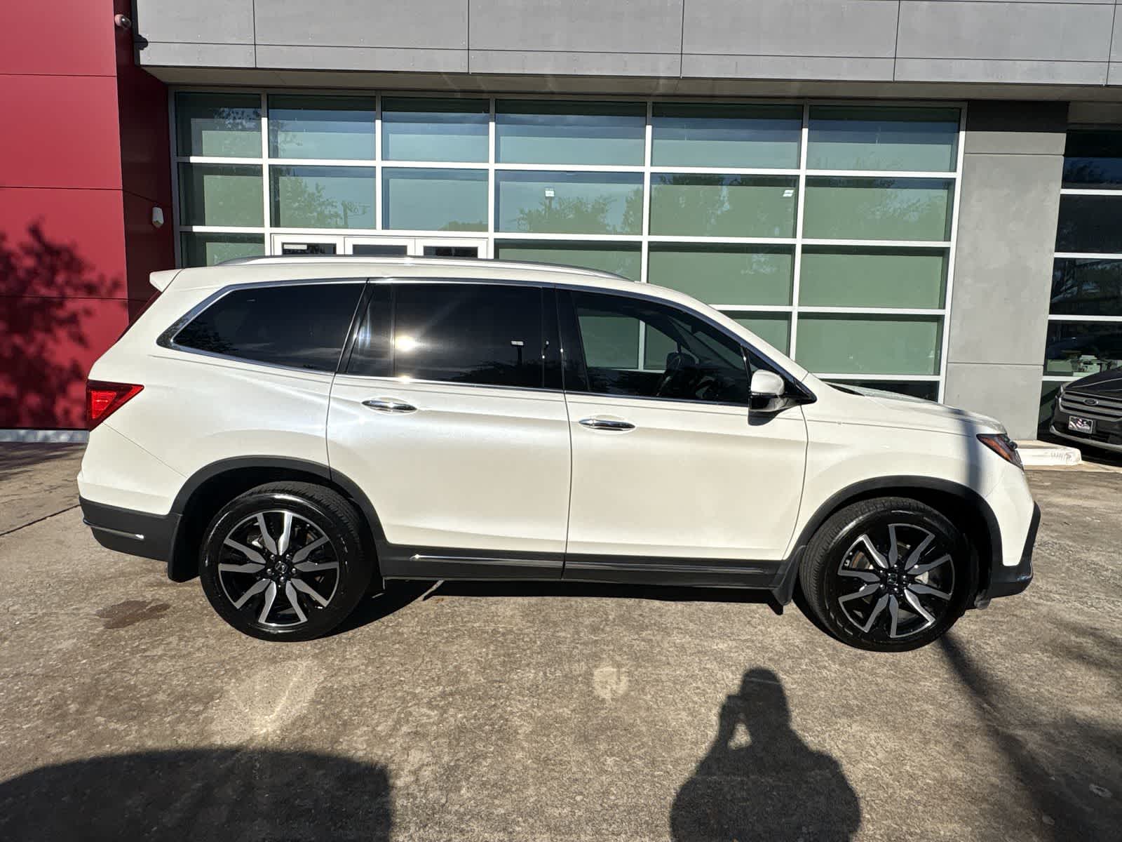 Thumbnail: 2019 Honda Pilot - 22