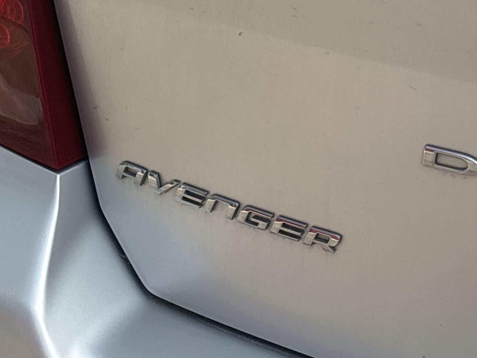 Thumbnail: 2011 Dodge Avenger - 10