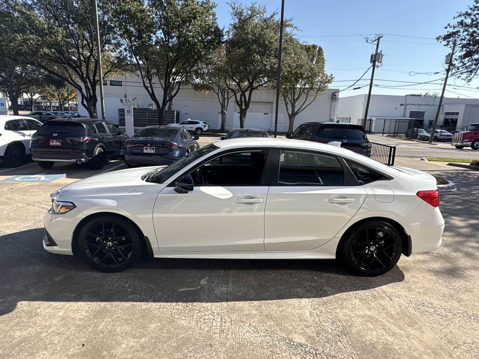 Thumbnail: 2024 Honda Civic - 3