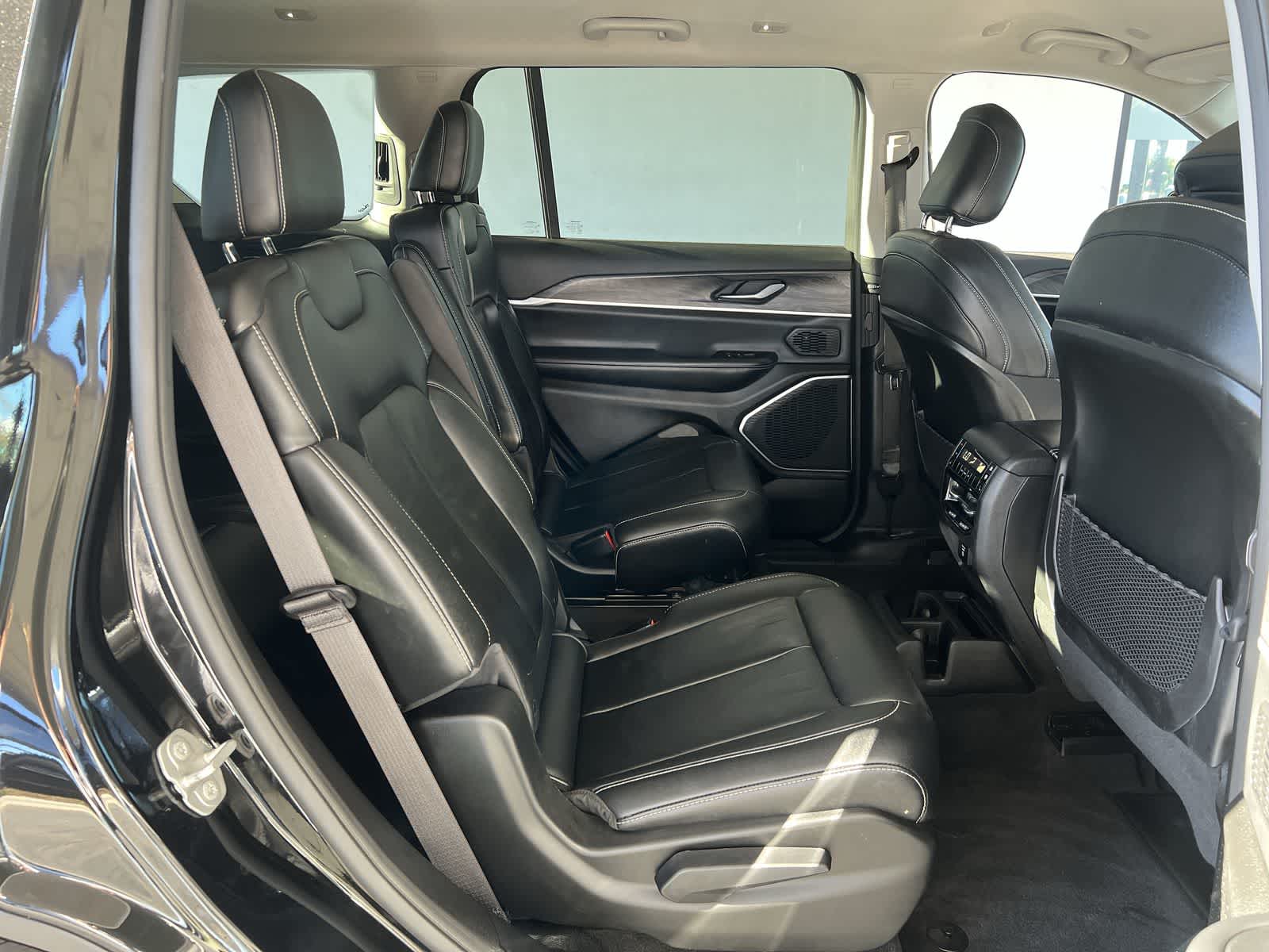 Thumbnail: 2022 Jeep Grand Cherokee - 12