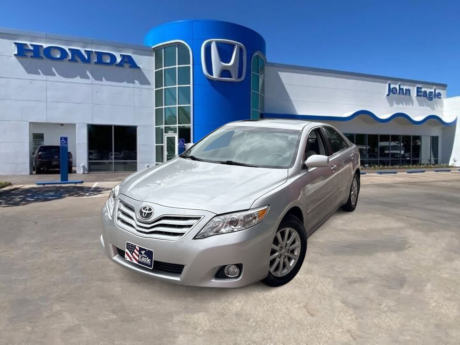 2011 Toyota Camry XLE Hero Image