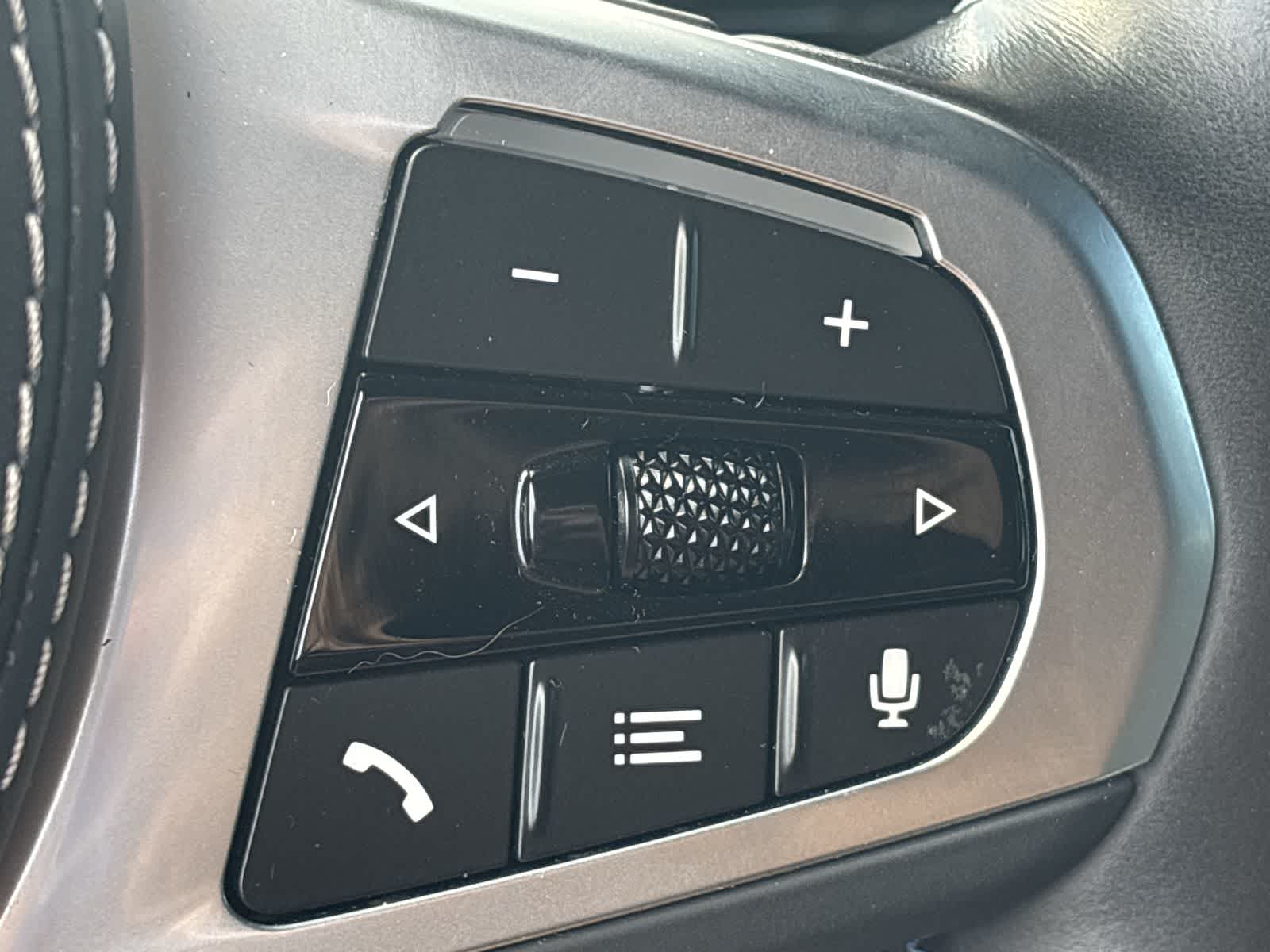 Thumbnail: 2023 BMW X7 - 23