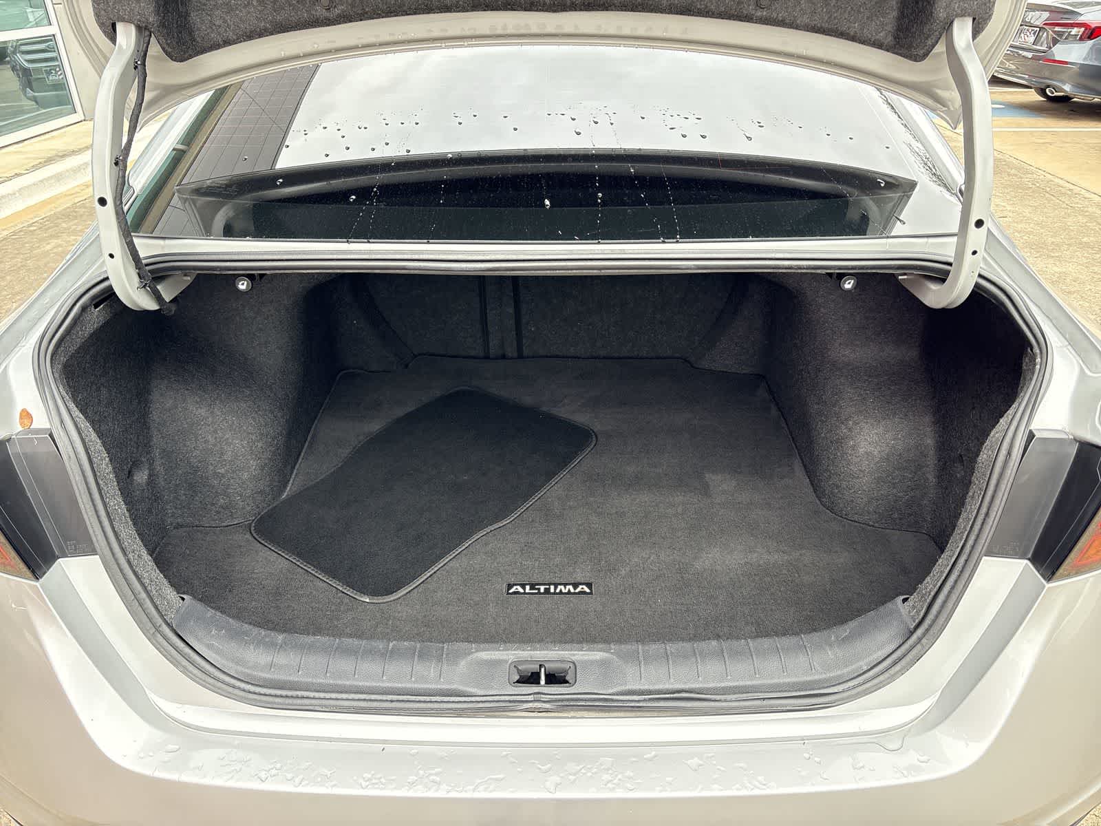 Thumbnail: 2020 Nissan Altima - 18