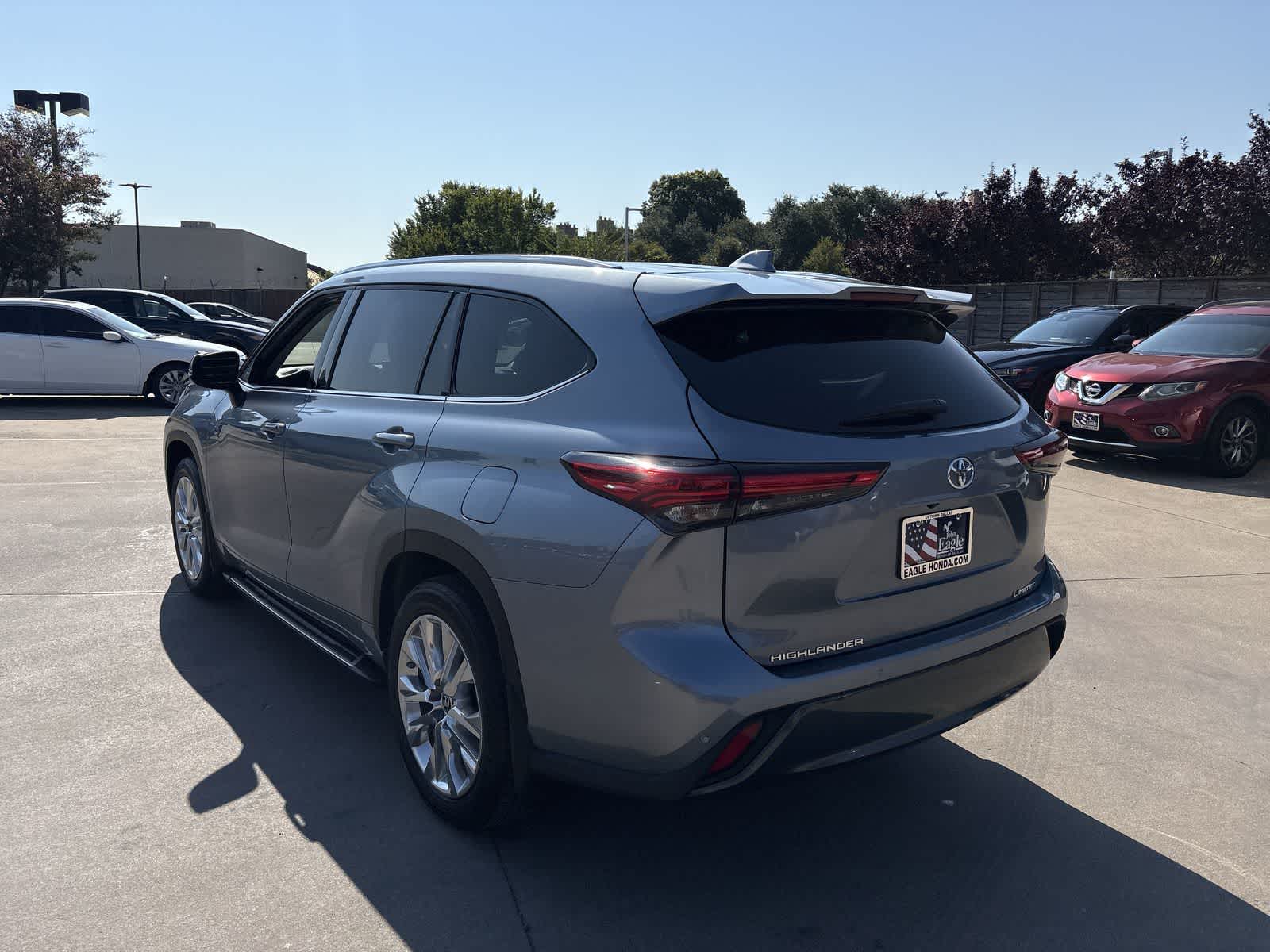 2021 Toyota Highlander Limited photo 3