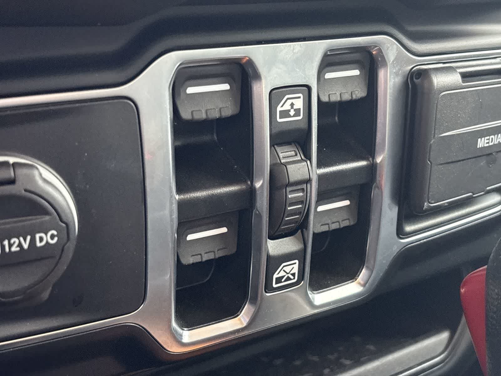 Thumbnail: 2024 Jeep Wrangler - 37