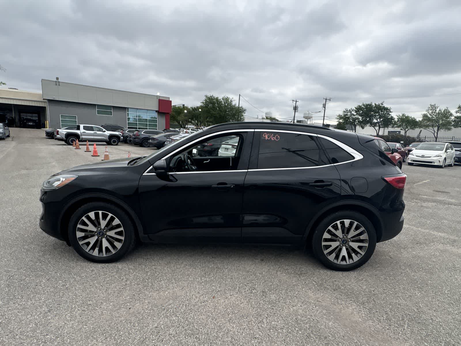 Thumbnail: 2020 Ford Escape - 3