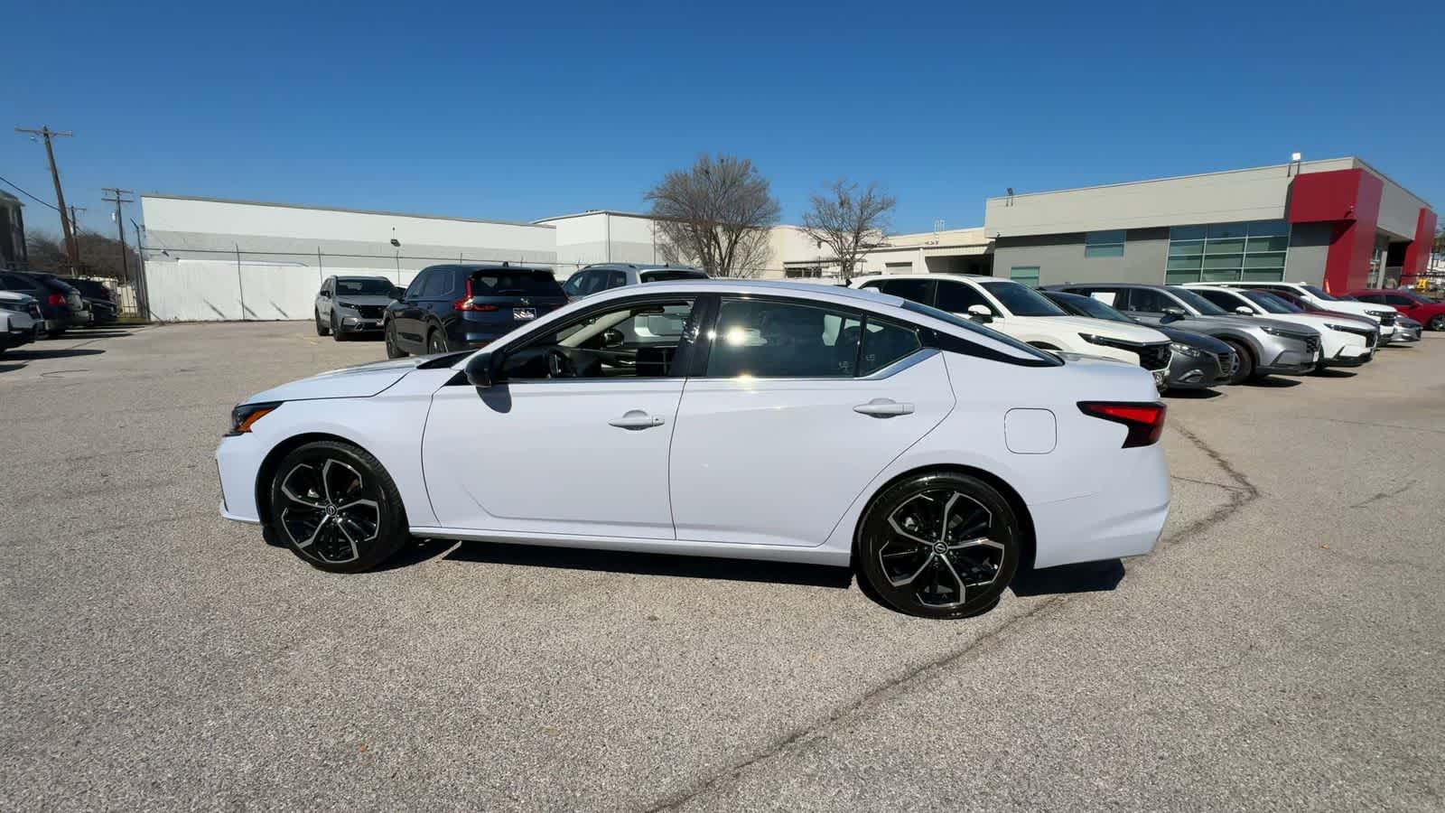 Thumbnail: 2024 Nissan Altima - 5