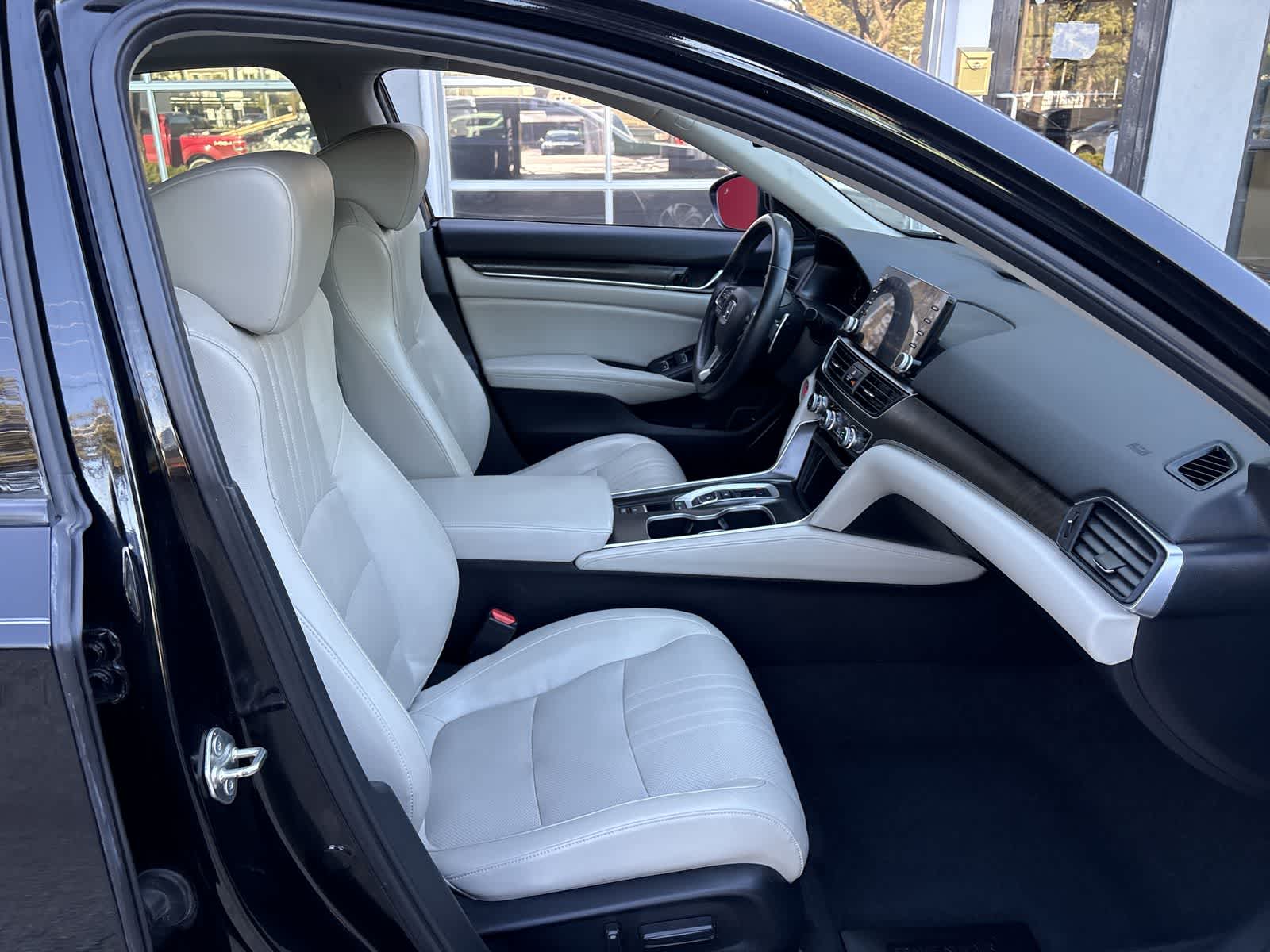 Thumbnail: 2018 Honda Accord - 13