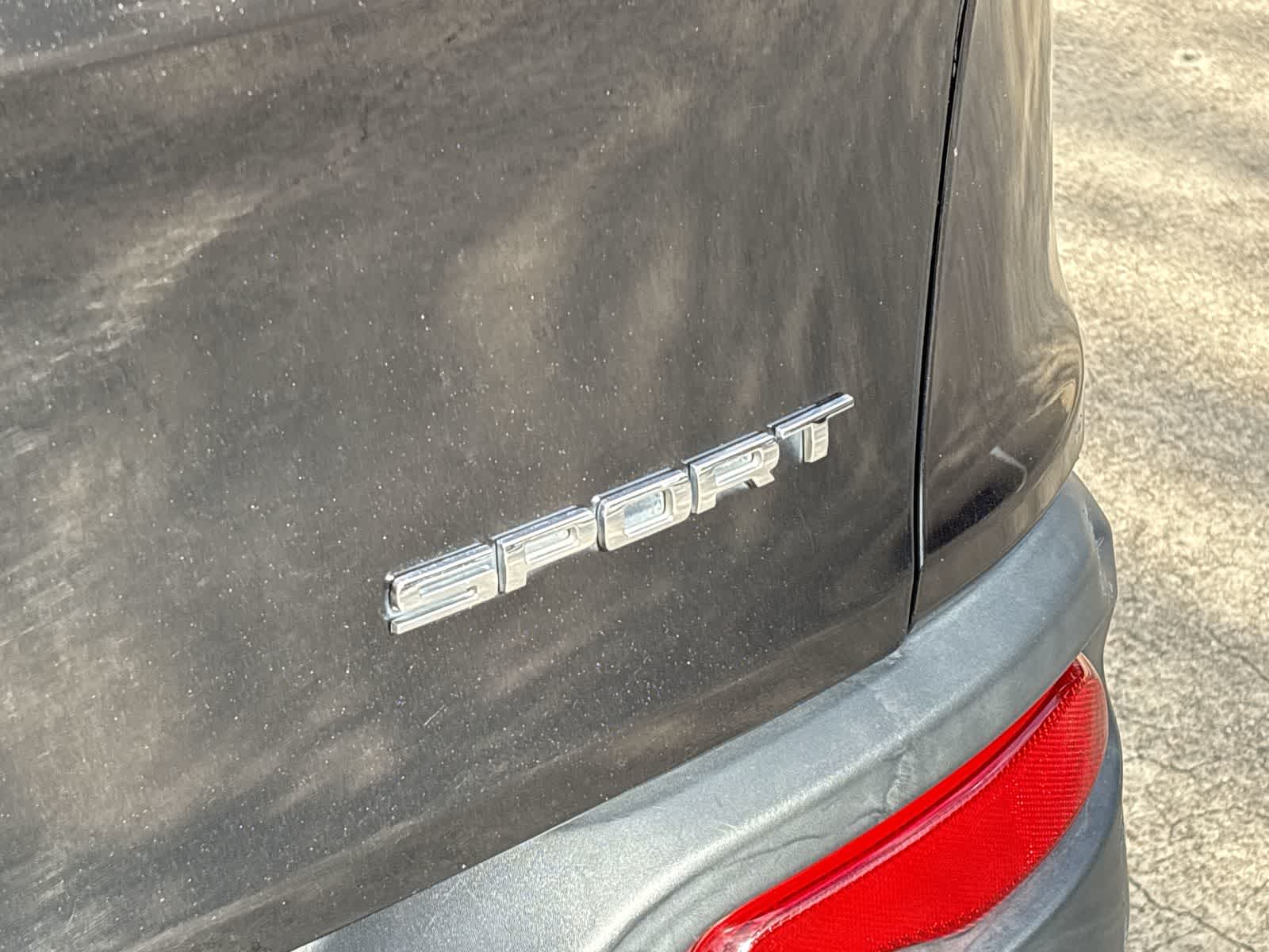 Thumbnail: 2016 Jeep Cherokee - 7