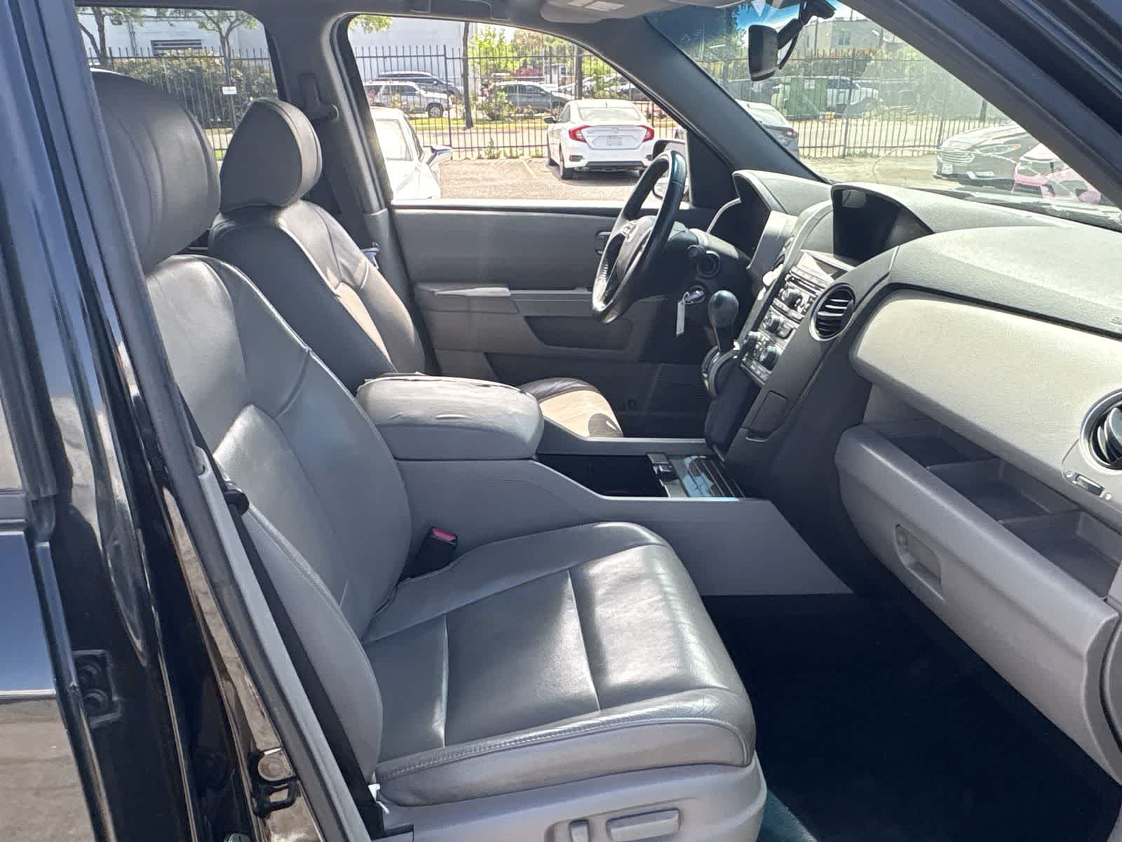 Thumbnail: 2012 Honda Pilot - 16