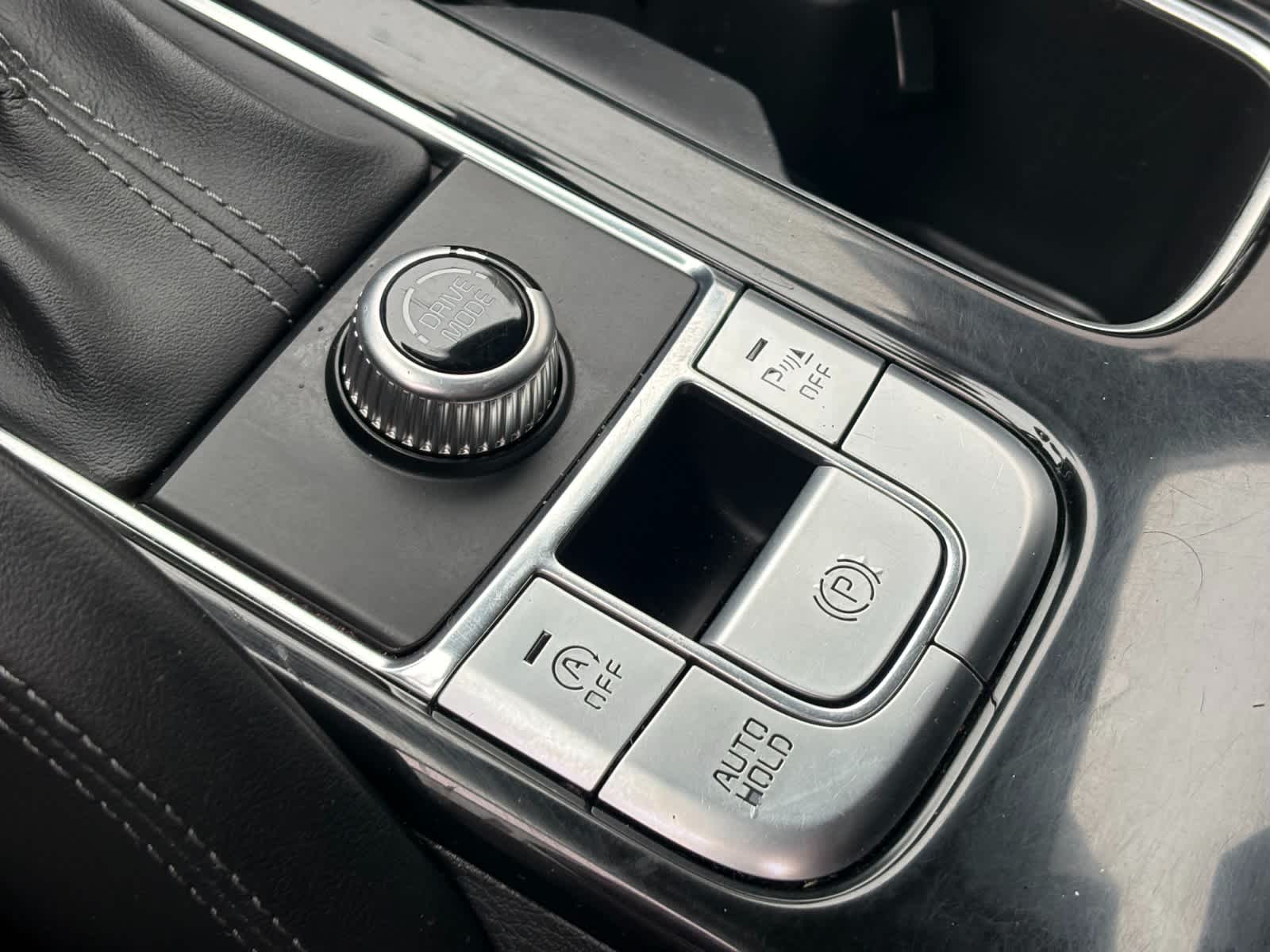 Thumbnail: 2022 Kia Telluride - 22