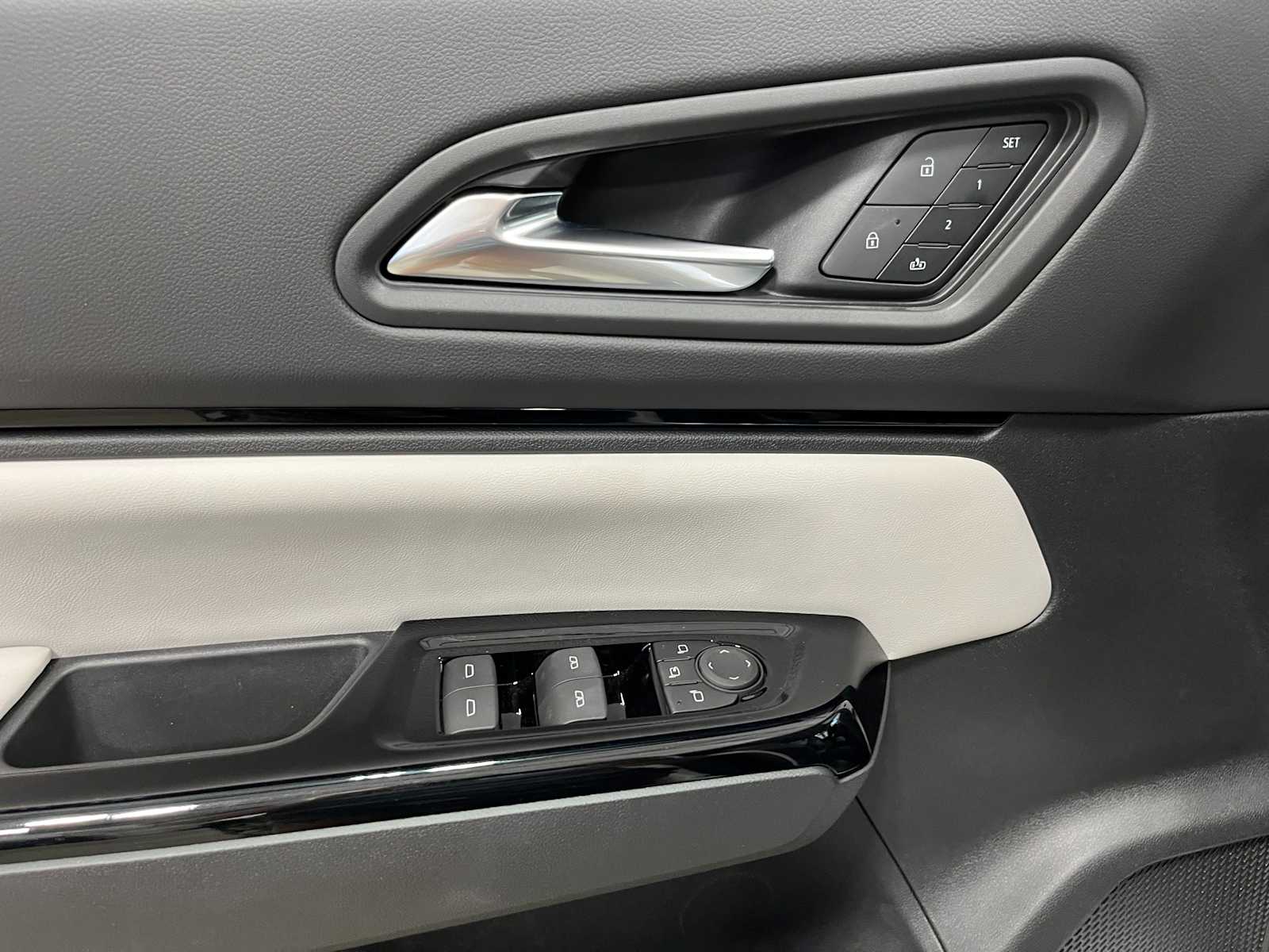 Thumbnail: 2026 Honda Prologue - 14