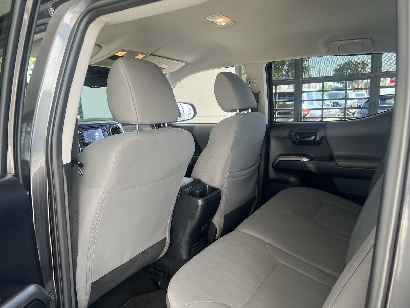 Thumbnail: 2018 Toyota Tacoma - 9