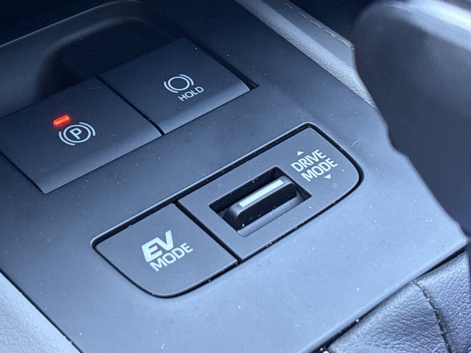 Thumbnail: 2023 Toyota Venza - 32