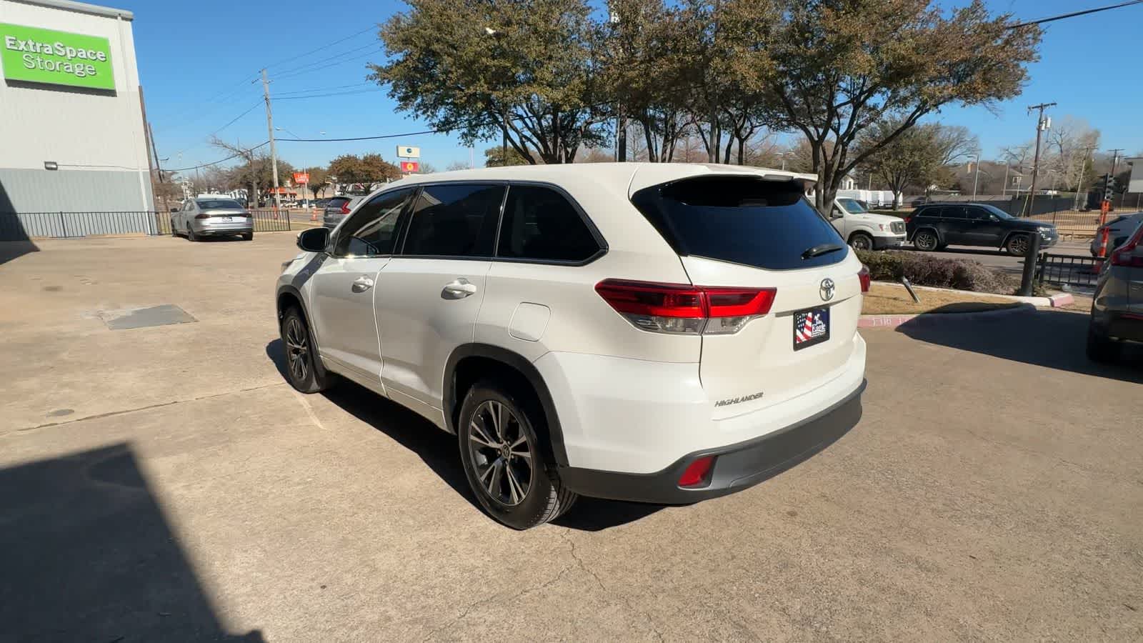 Thumbnail: 2017 Toyota Highlander - 6