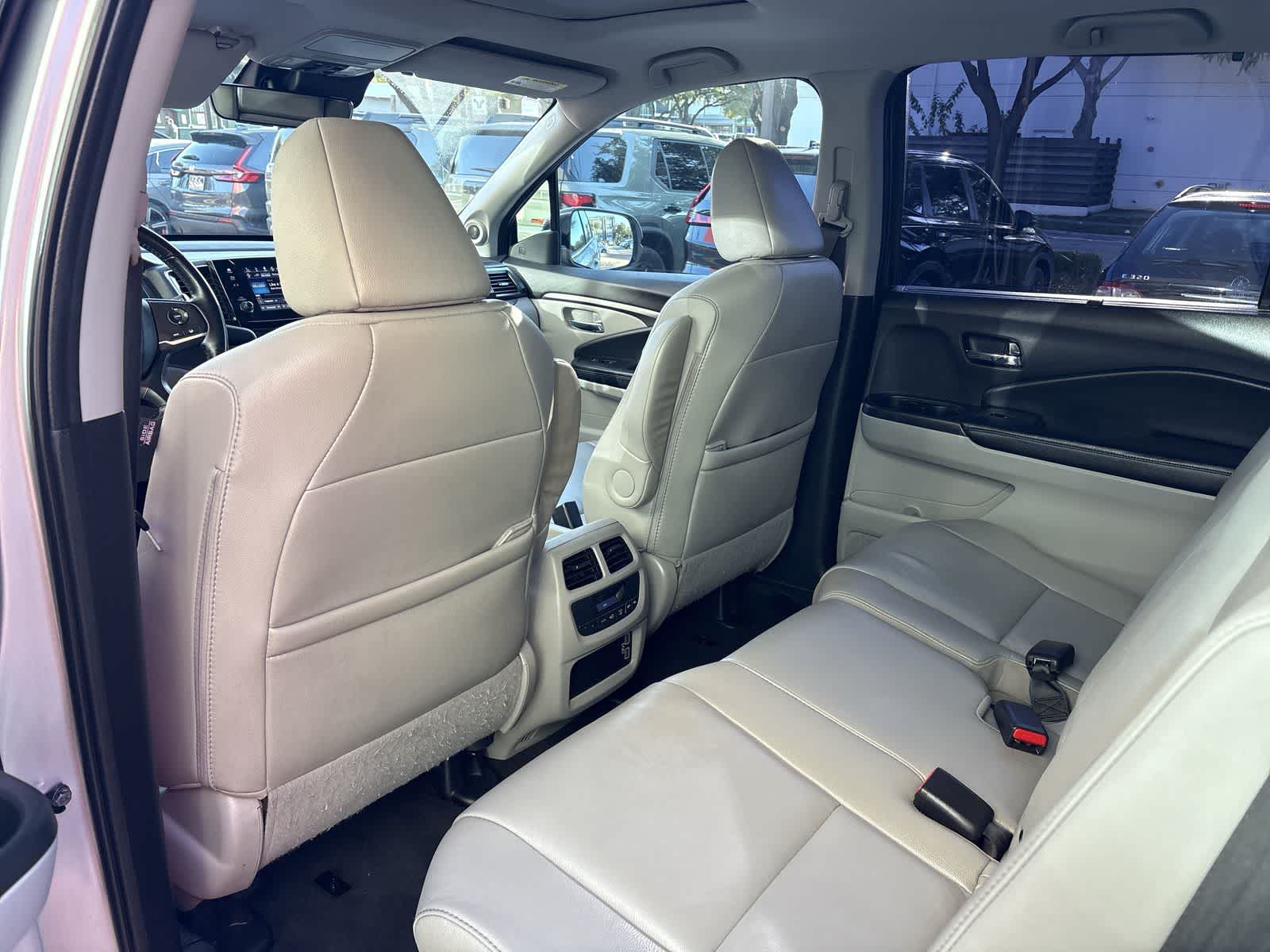 Thumbnail: 2019 Honda Pilot - 11