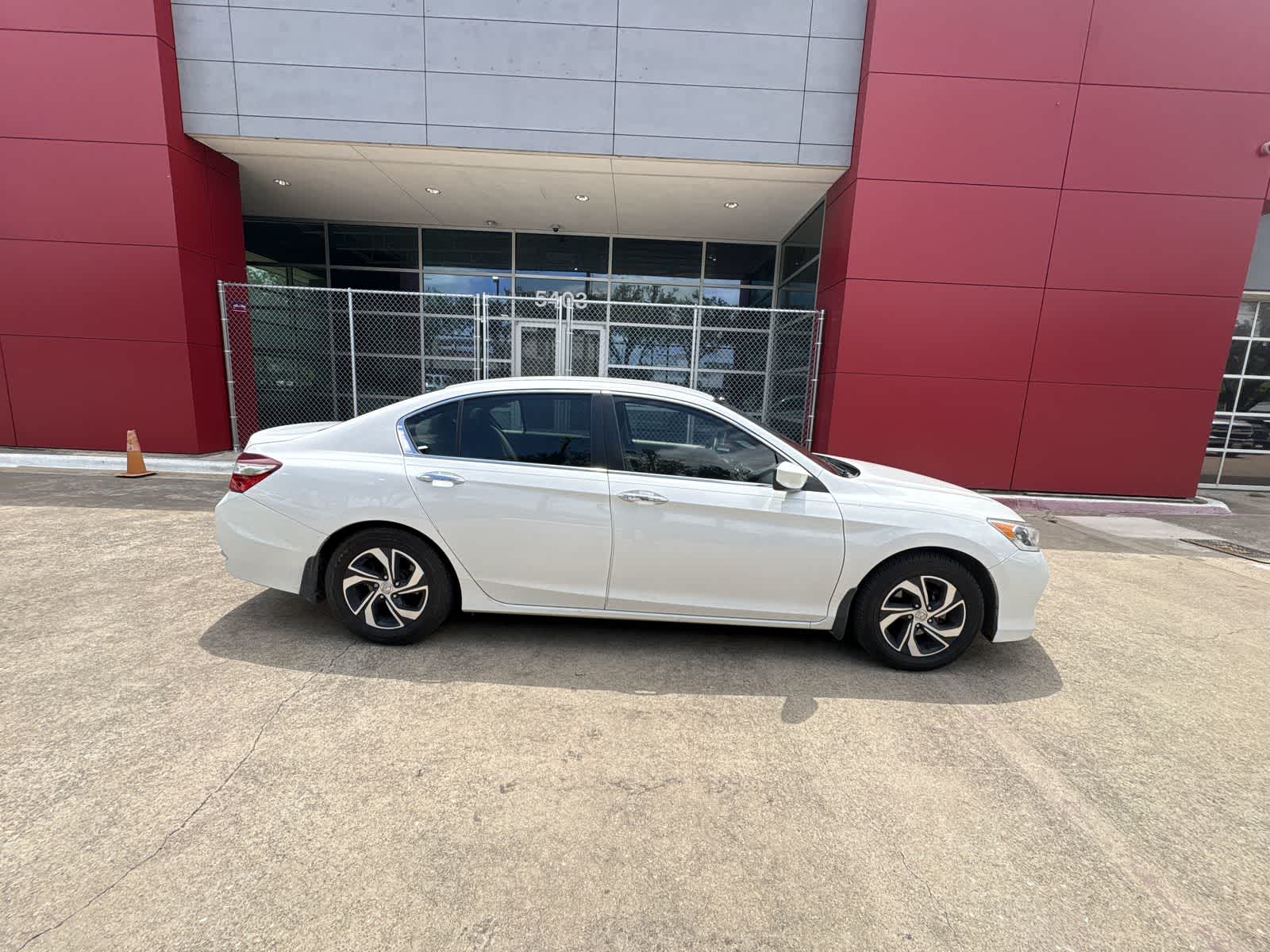 Thumbnail: 2017 Honda Accord - 6