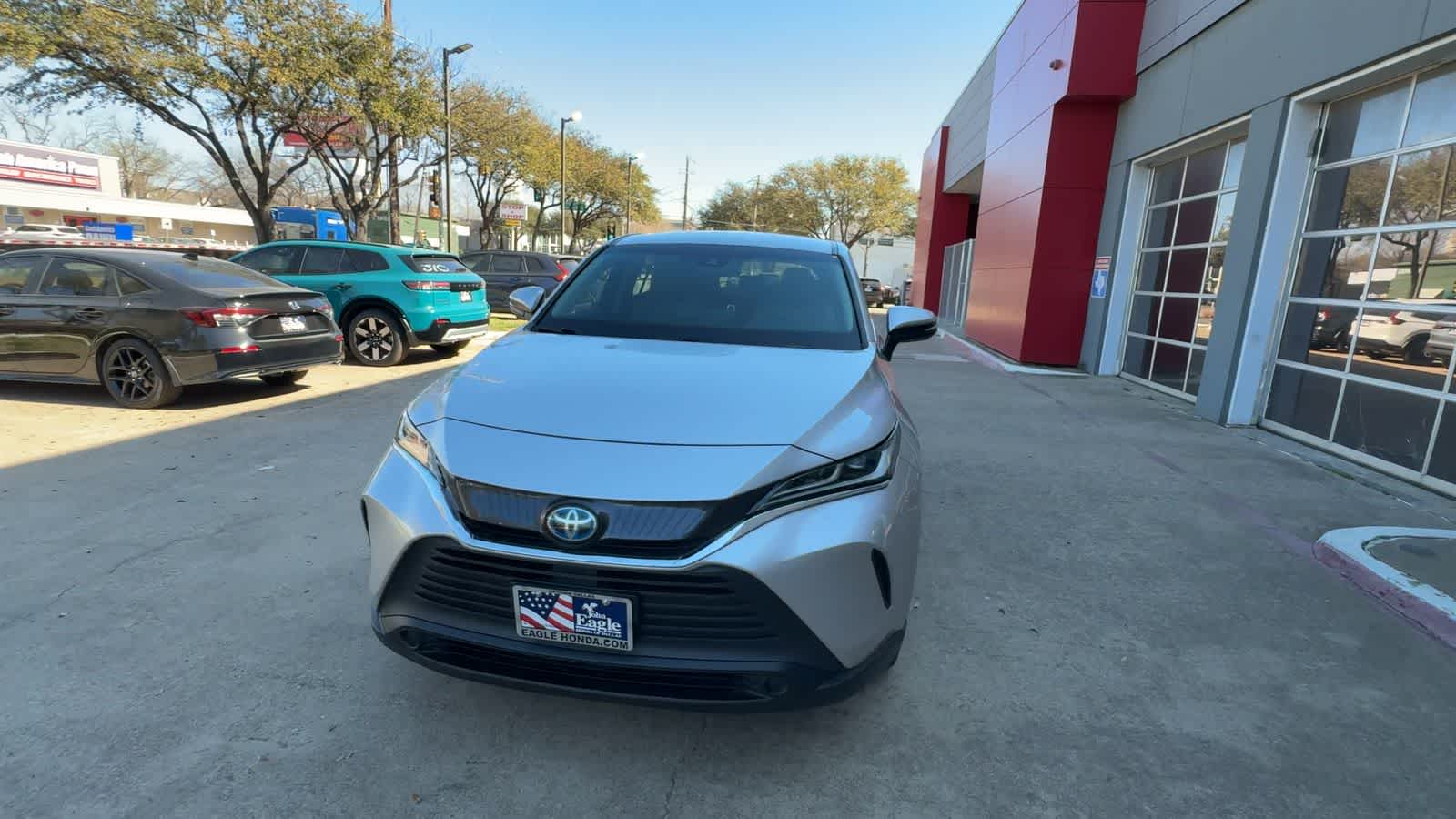 Thumbnail: 2023 Toyota Venza - 3