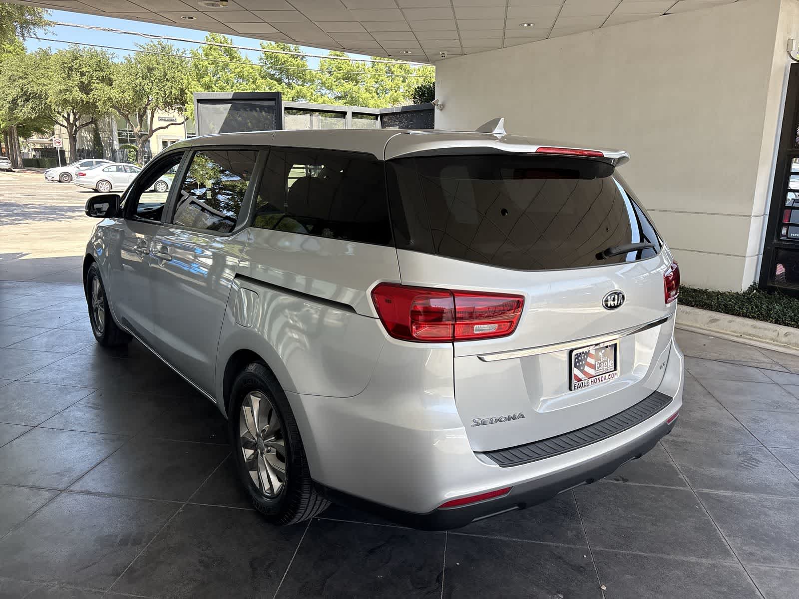 Thumbnail: 2019 Kia Sedona - 4