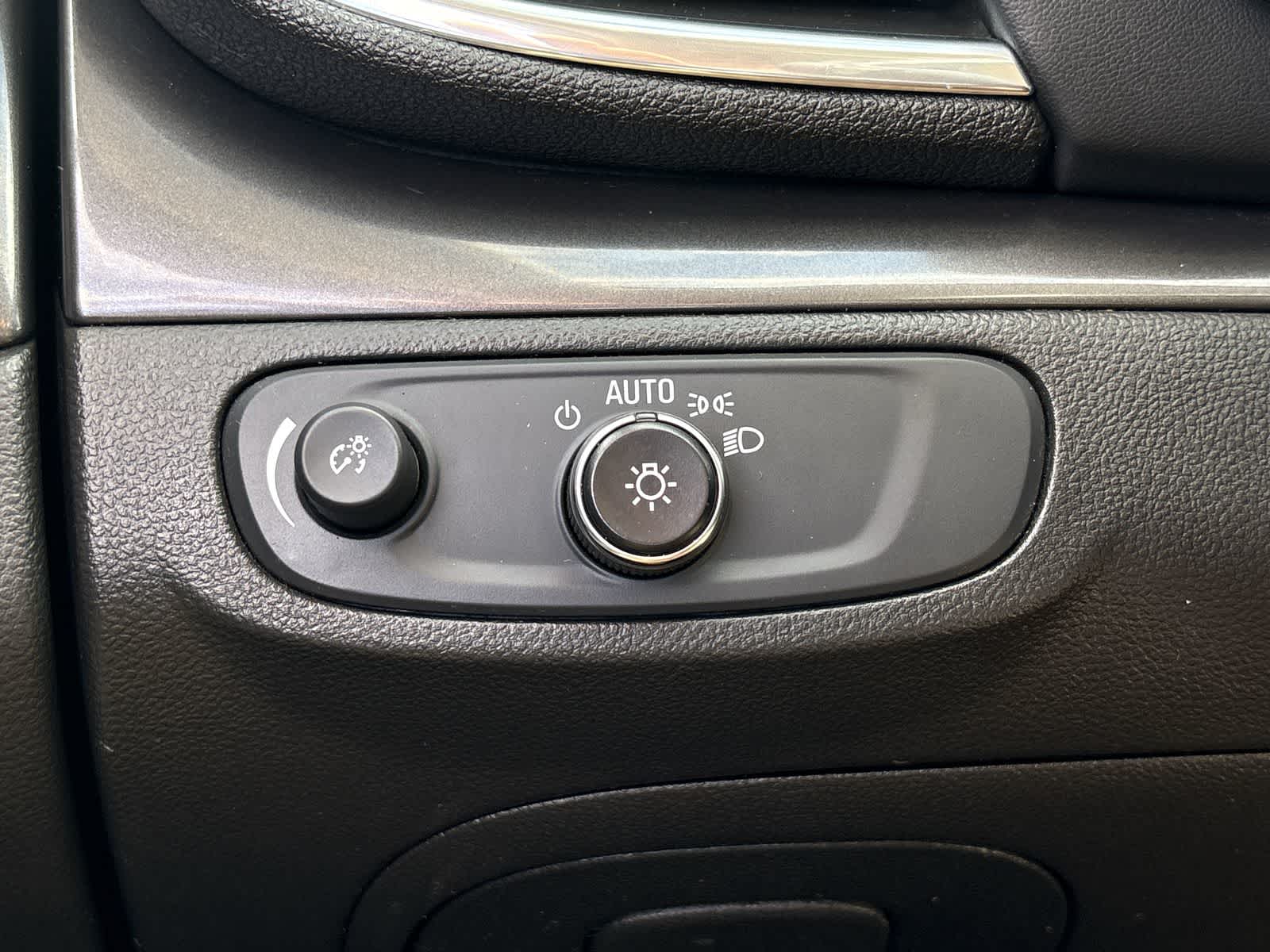 Thumbnail: 2018 Buick Encore - 31