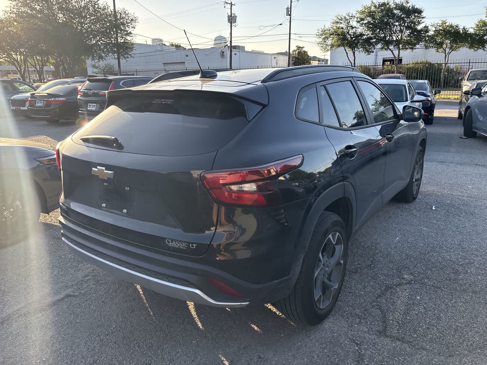 Thumbnail: 2025 Chevrolet Trax - 5