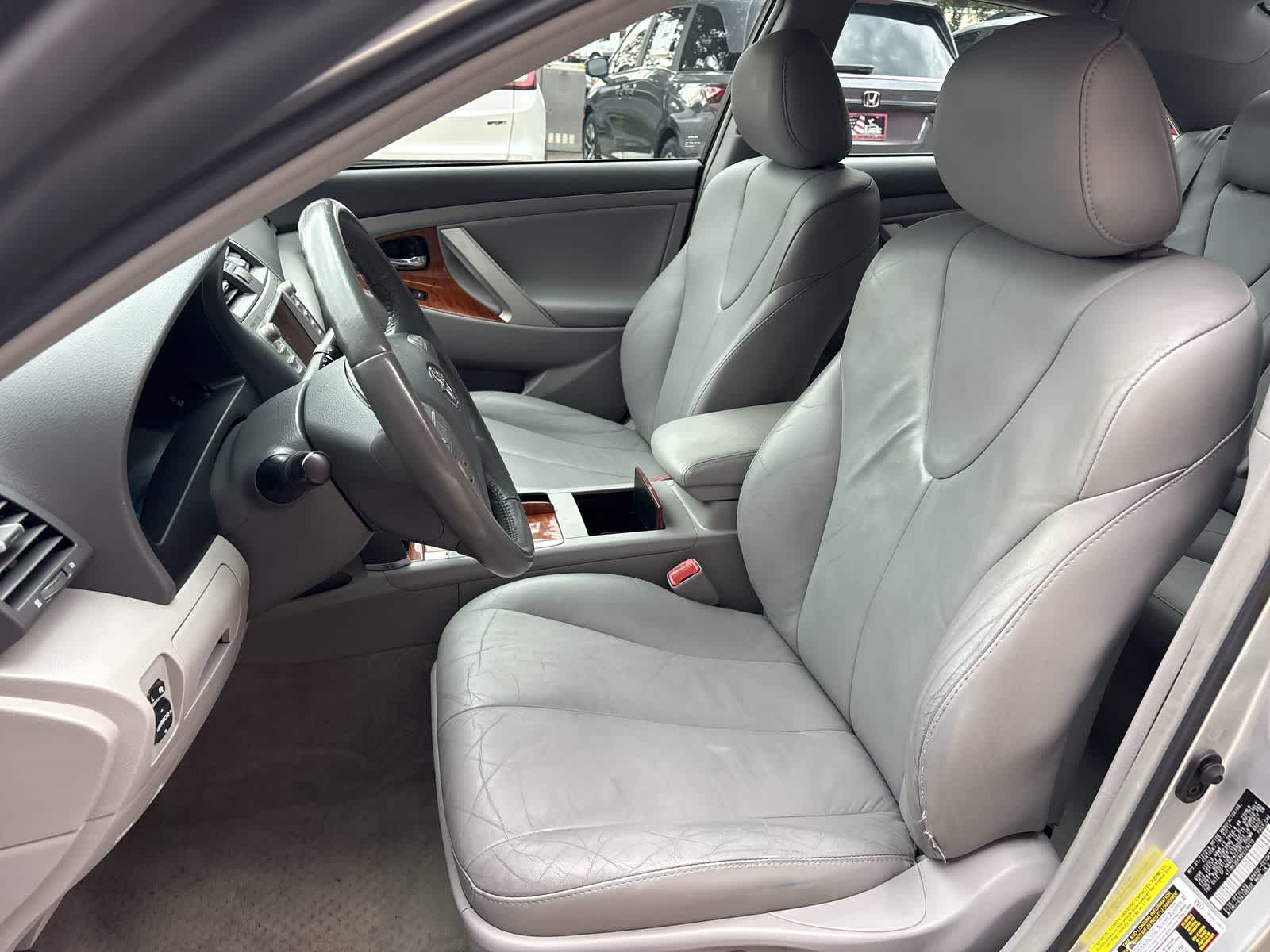 2011 Toyota Camry XLE 10