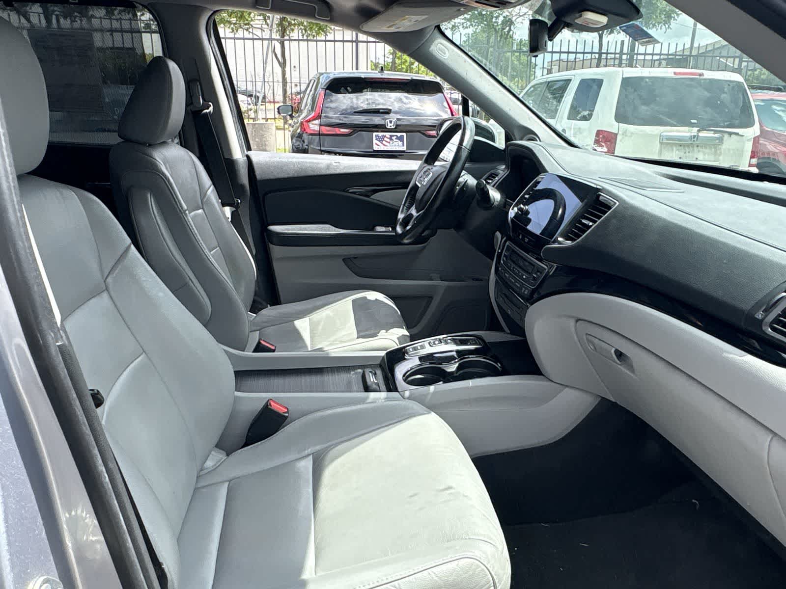 Thumbnail: 2020 Honda Pilot - 16