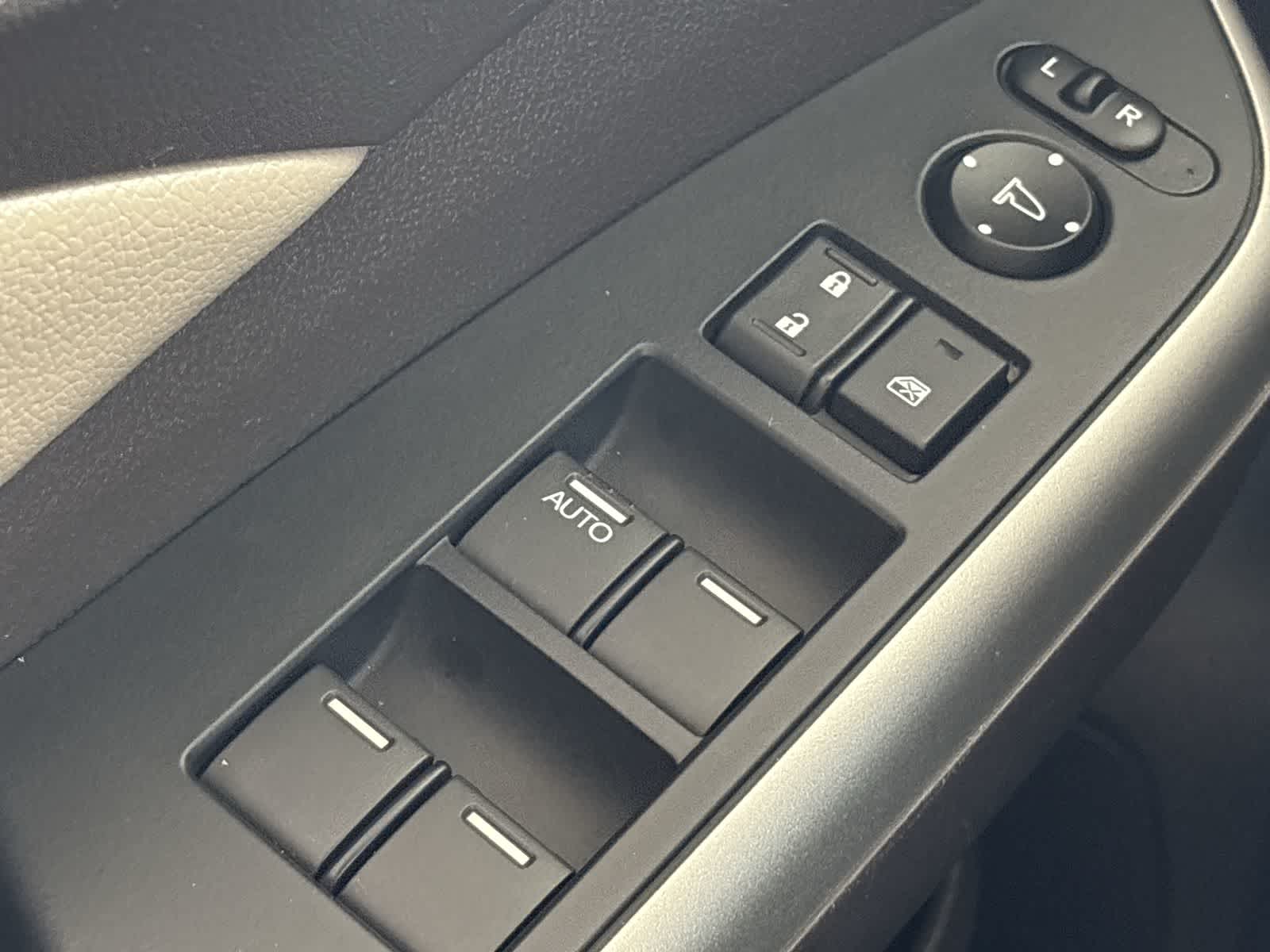 Thumbnail: 2014 Honda CR-V - 32