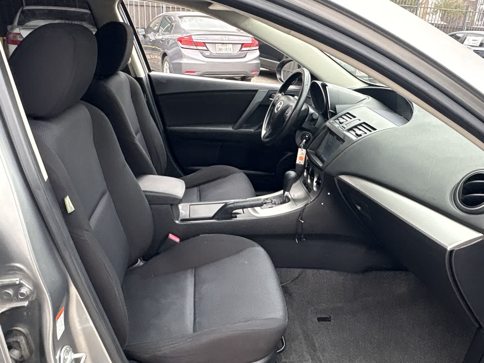 Thumbnail: 2011 Mazda Mazda3 - 25