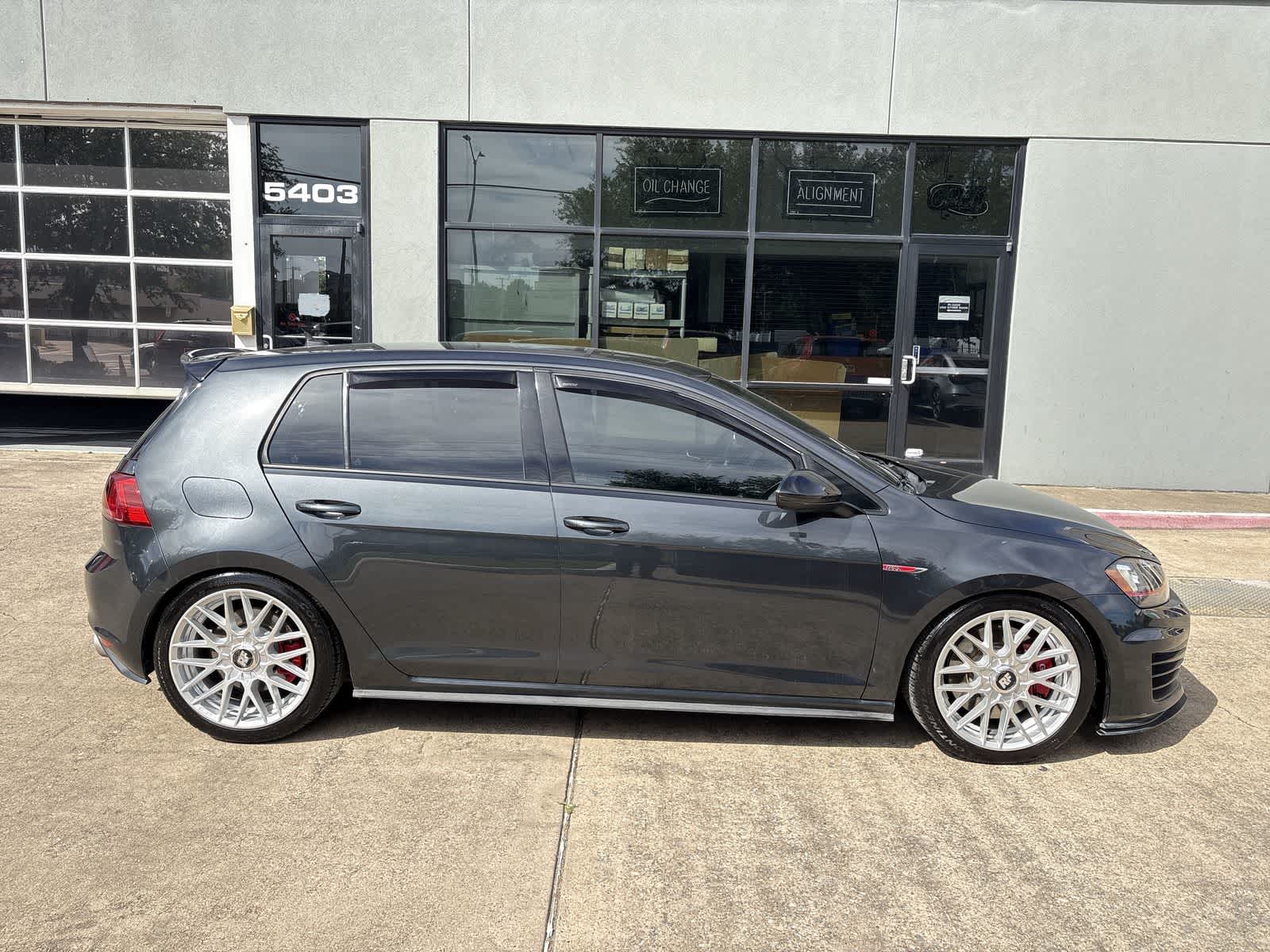 2017 Volkswagen Golf GTI S 23