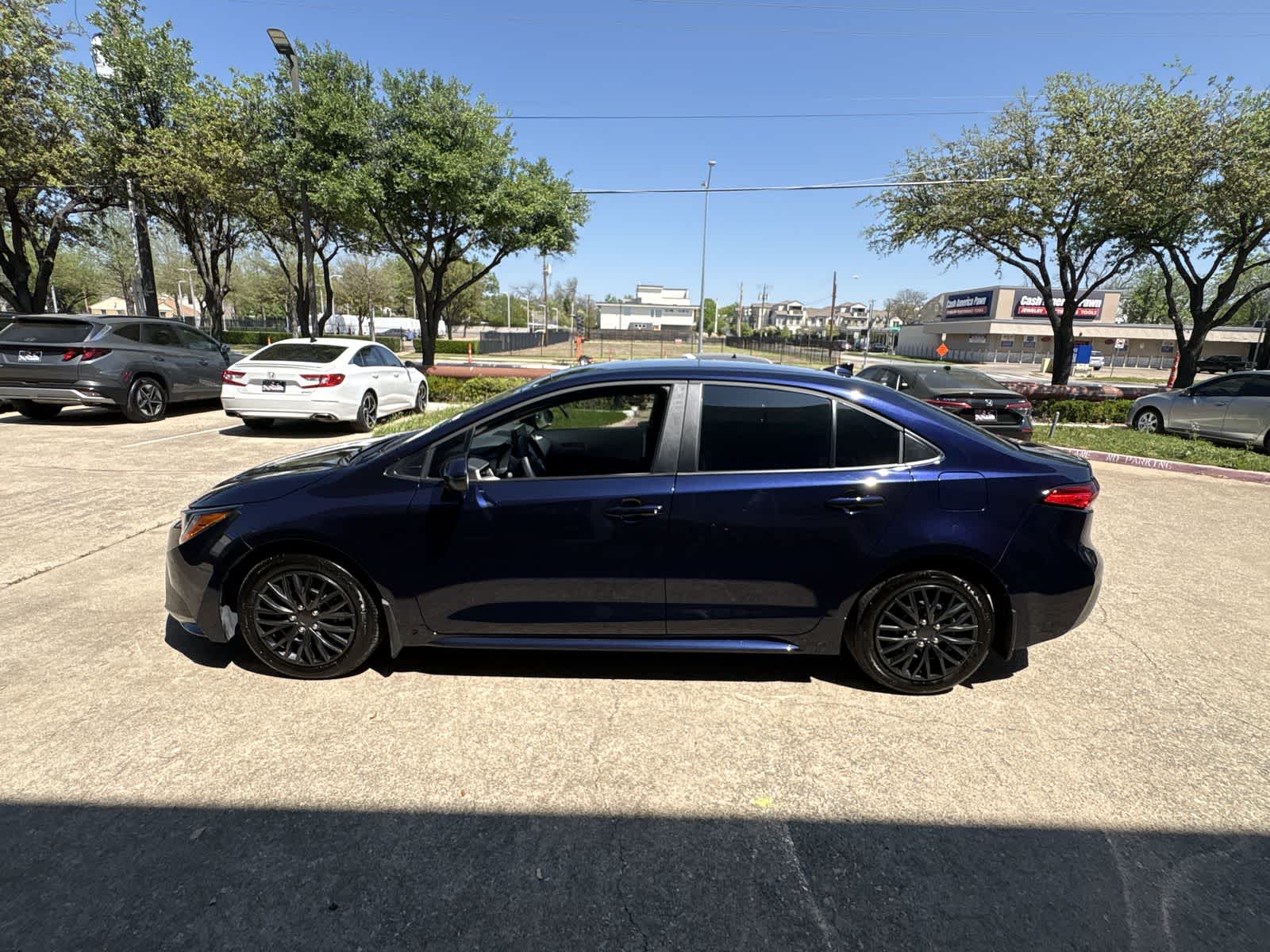 Thumbnail: 2025 Toyota Corolla - 11