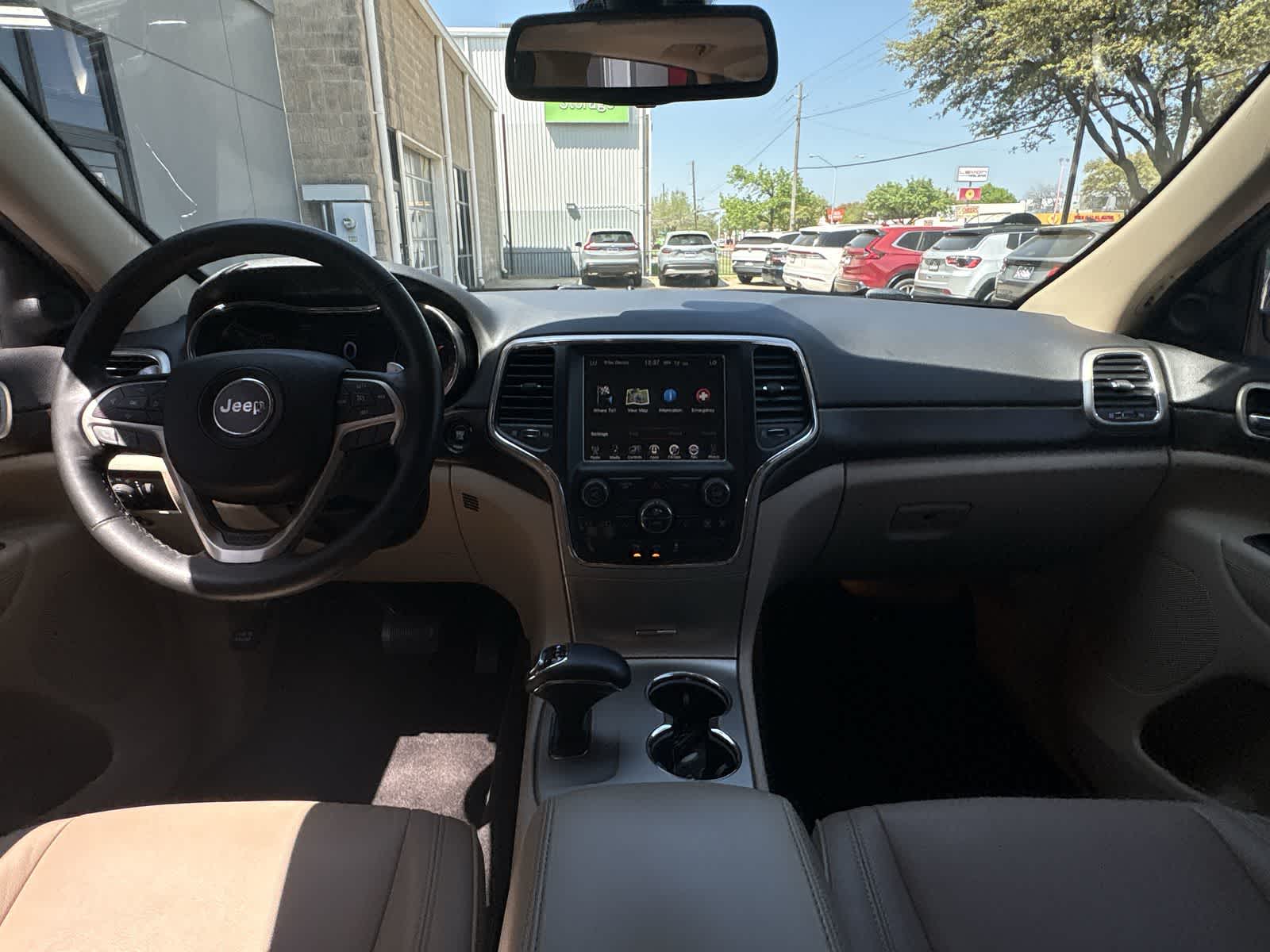 Thumbnail: 2015 Jeep Grand Cherokee - 21