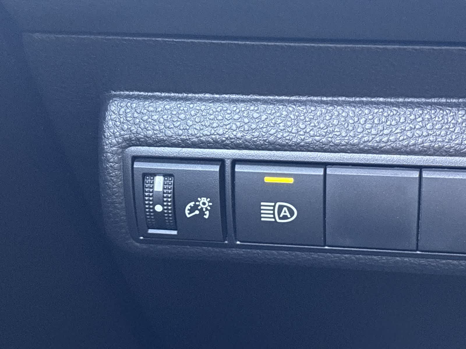 Thumbnail: 2025 Toyota Corolla - 31