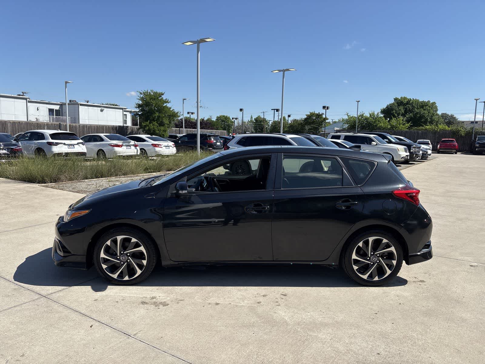 Thumbnail: 2017 Toyota Corolla iM - 3