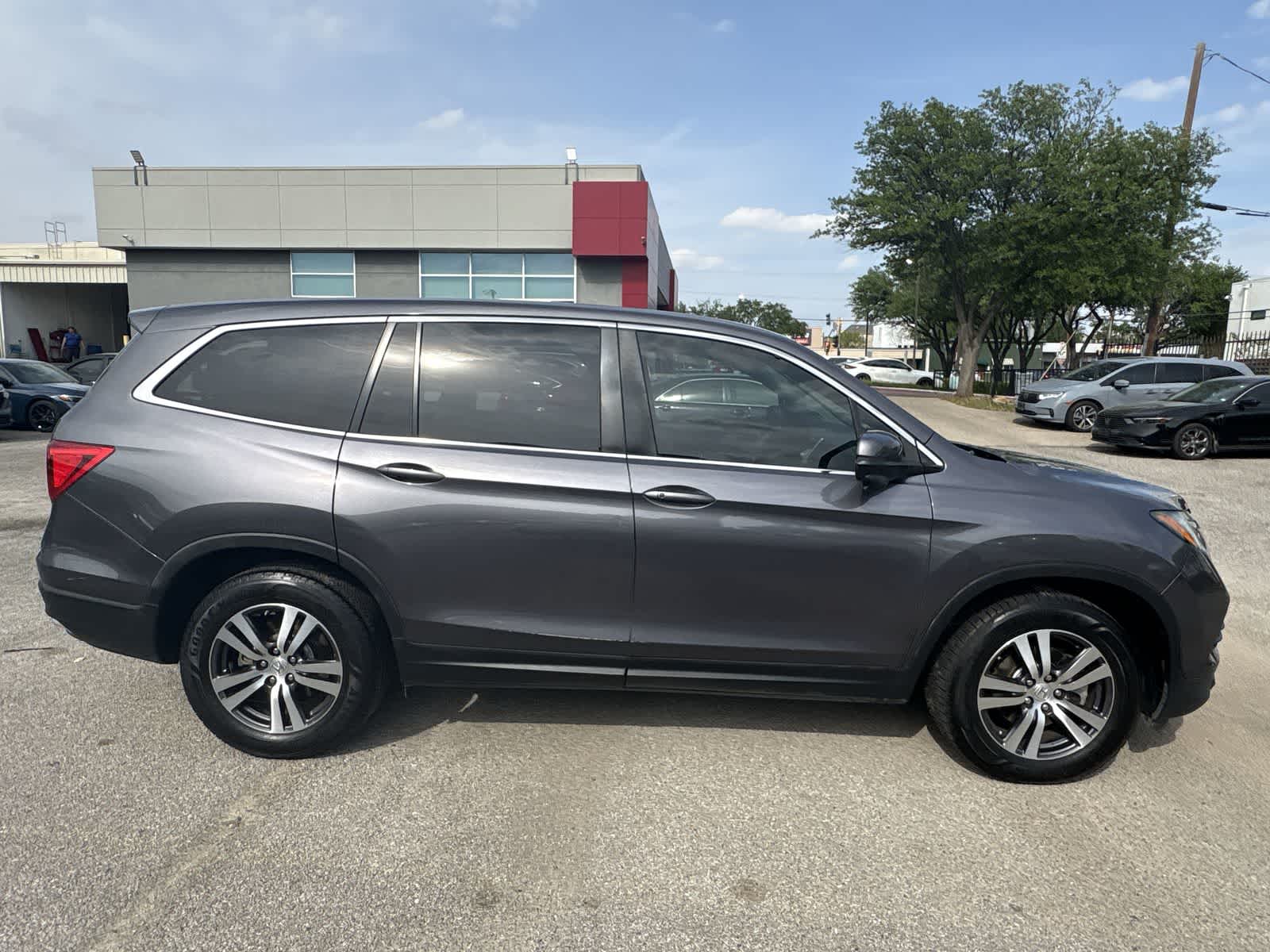 Thumbnail: 2018 Honda Pilot - 7