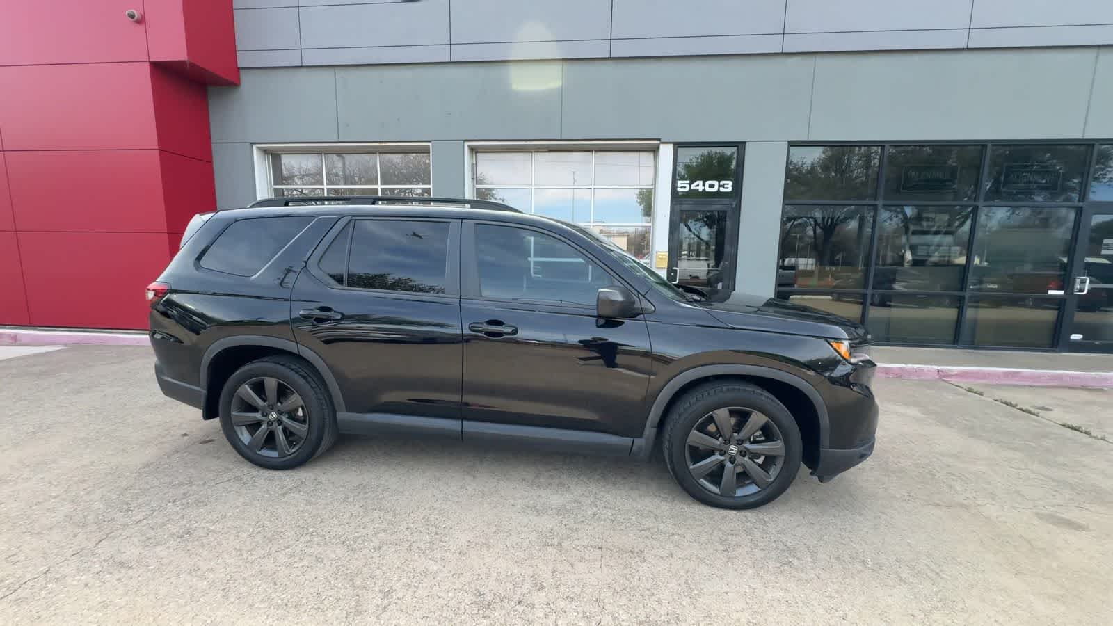 Thumbnail: 2023 Honda Pilot - 9